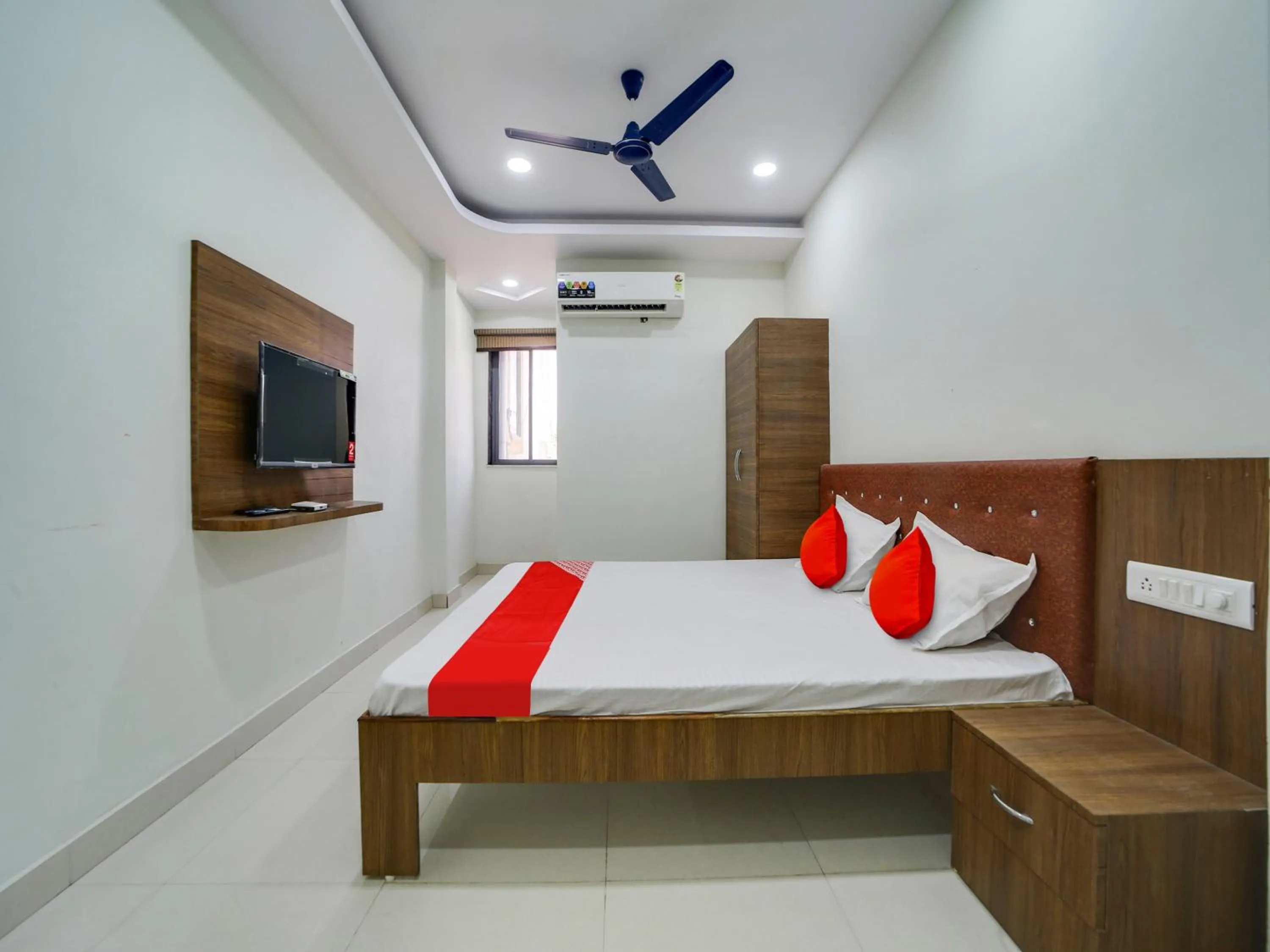 Lobby or reception in Super Hotel O Lalit And Marriage Garden