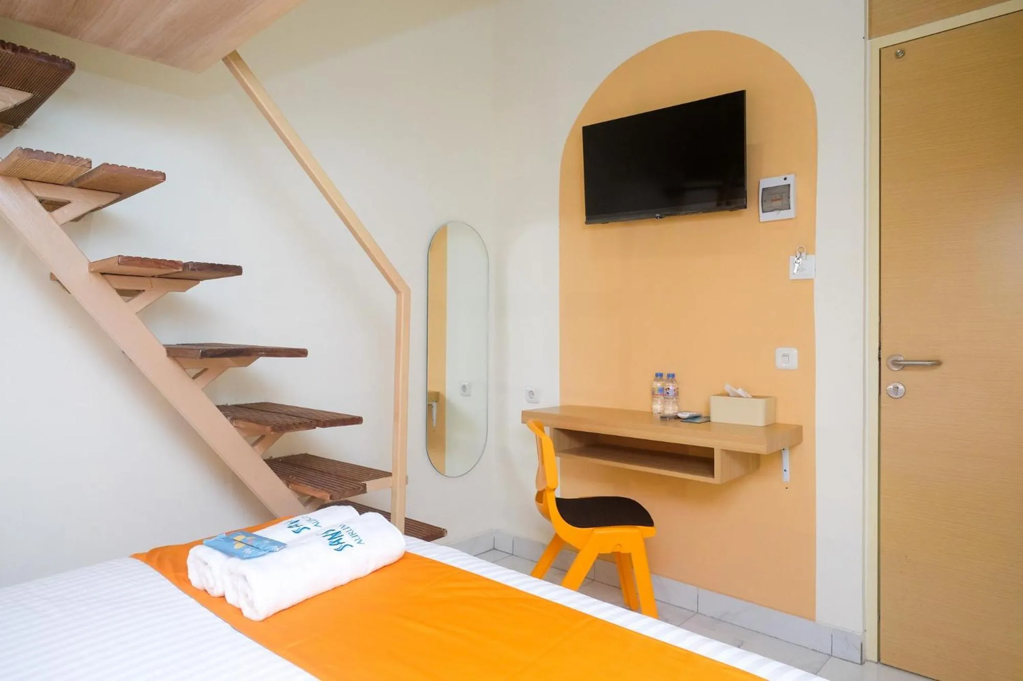 Bed in Sans Hotel Aurum Majapahit Semarang