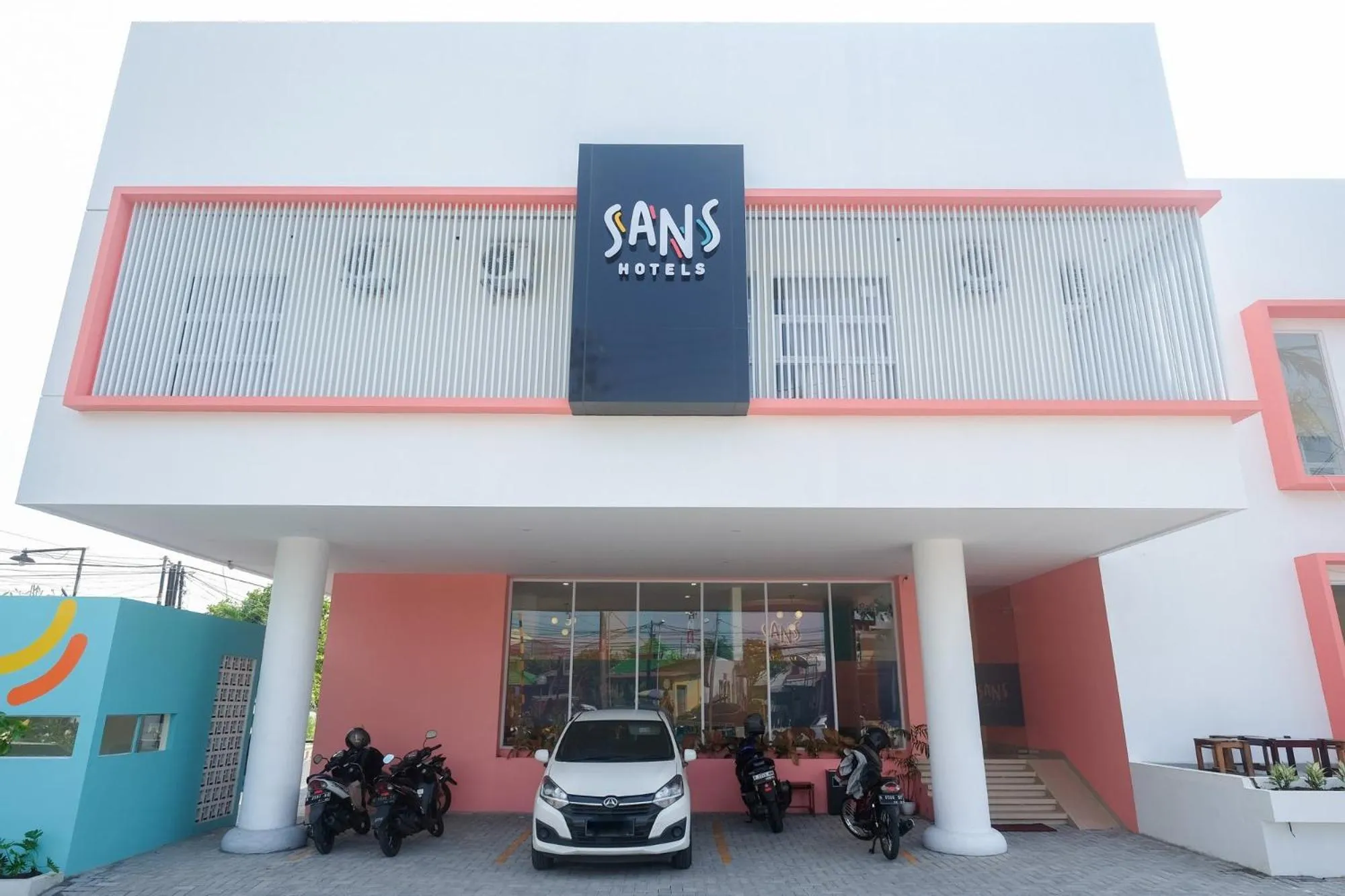 Property building in Sans Hotel Aurum Majapahit Semarang