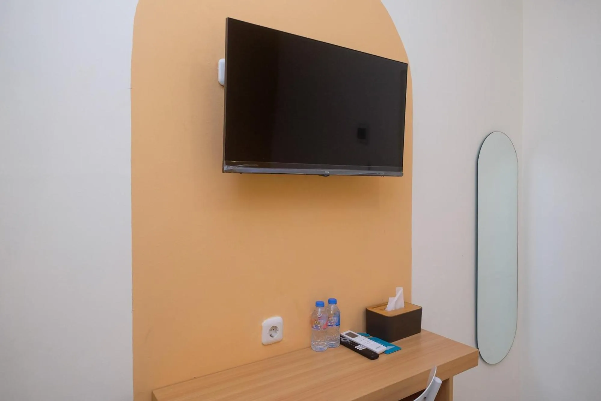 TV and multimedia in Sans Hotel Aurum Majapahit Semarang