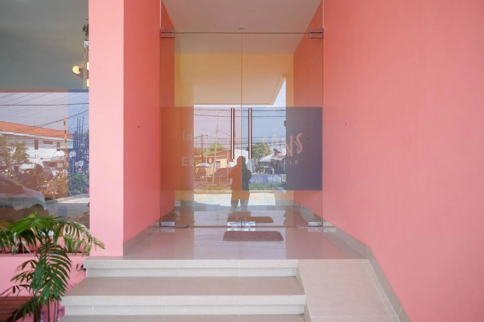 Property building in Sans Hotel Aurum Majapahit Semarang