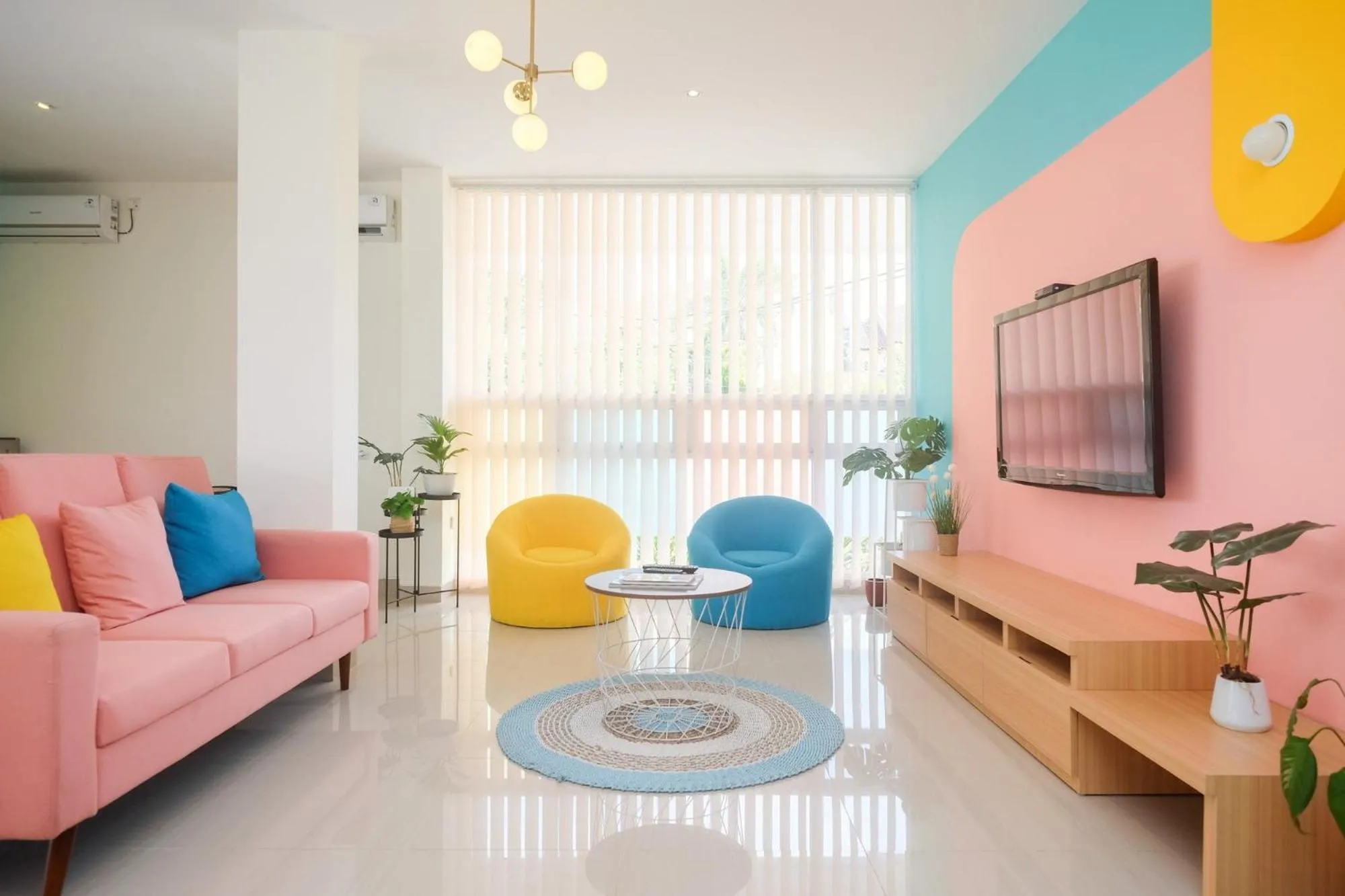 TV and multimedia in Sans Hotel Aurum Majapahit Semarang