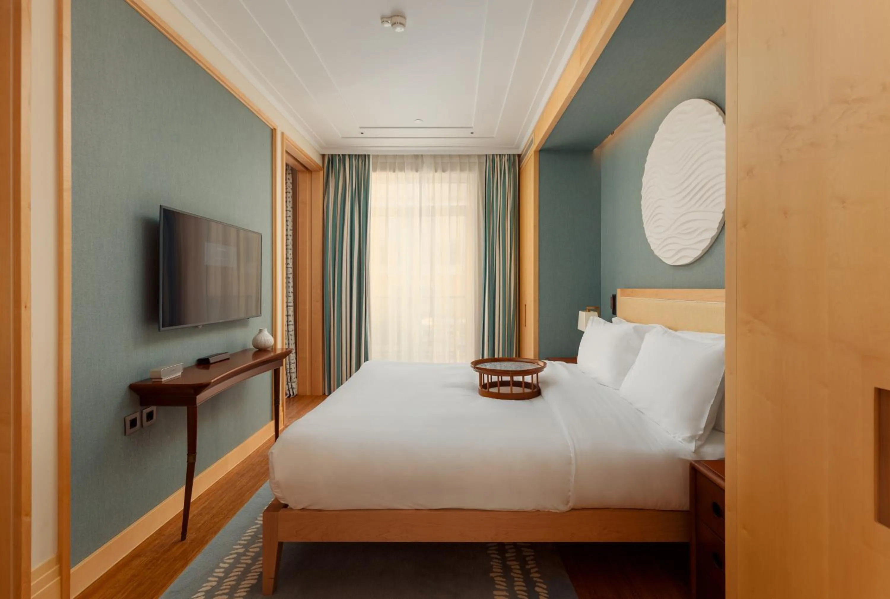 Bed in Regent Porto Montenegro