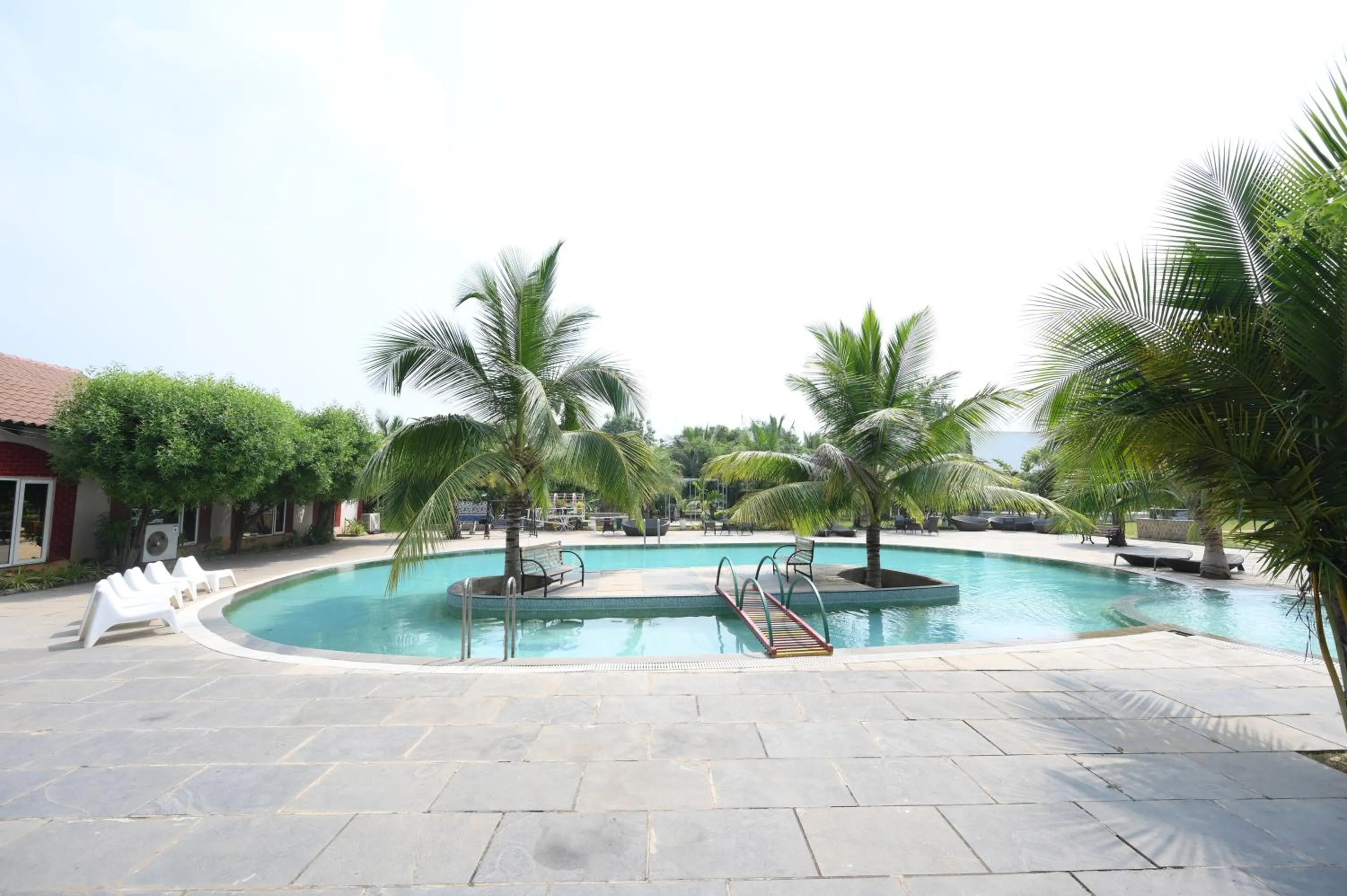 Swimming pool in Spree One Resort And Convention Annavaram