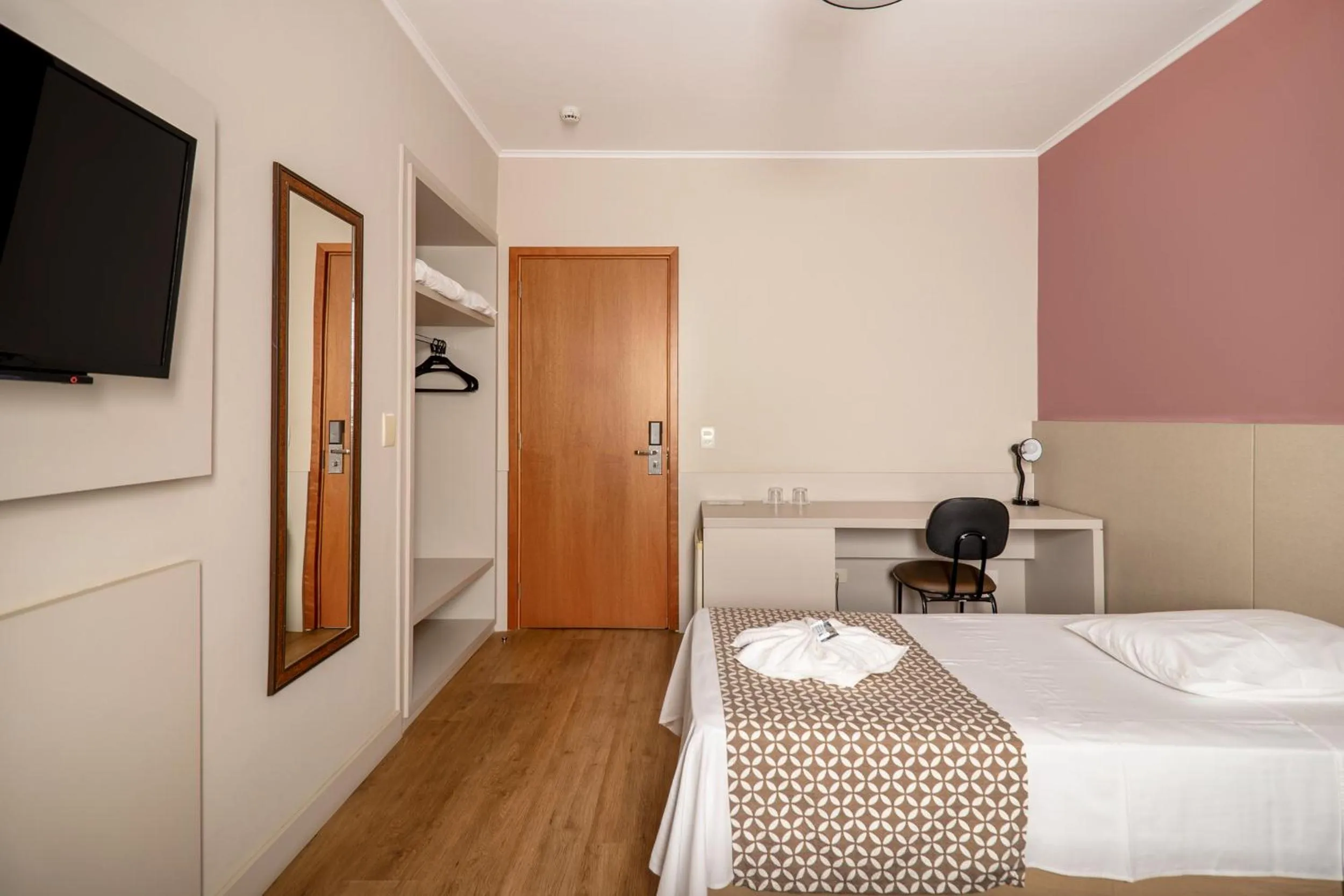 Bedroom, Bed in Hotel Cisne