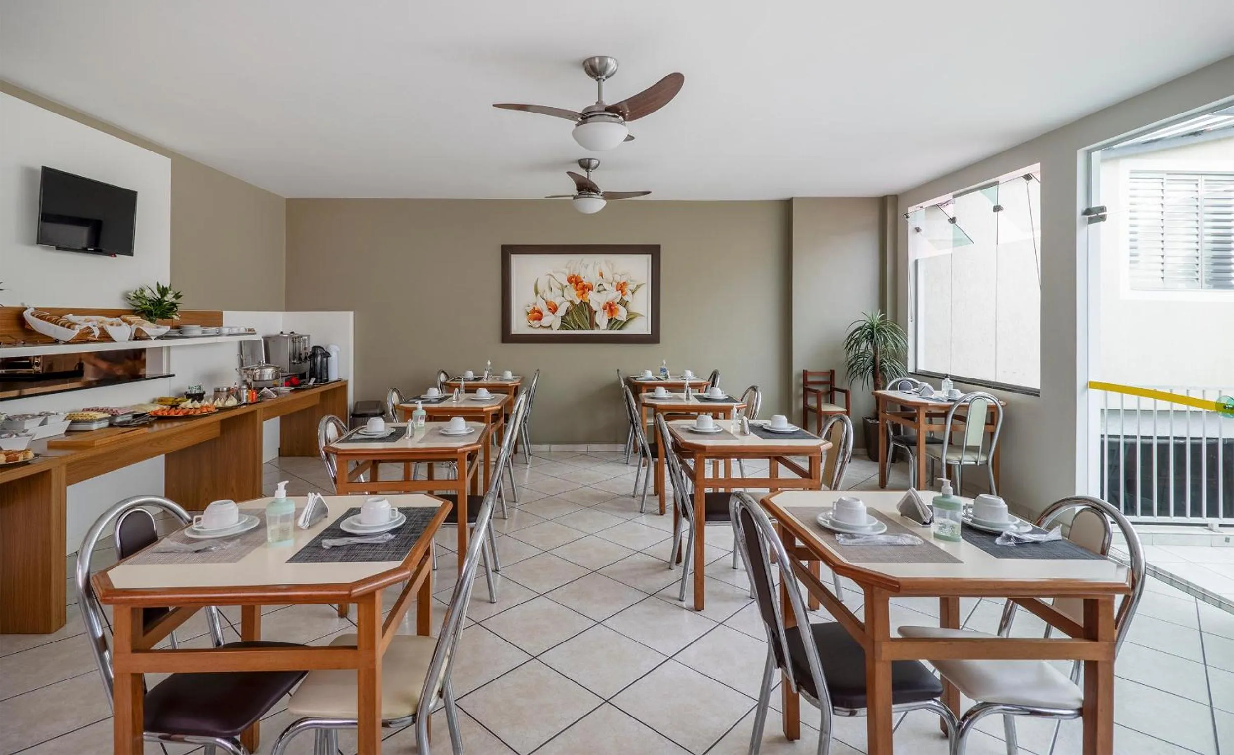 Breakfast in Hotel Cisne