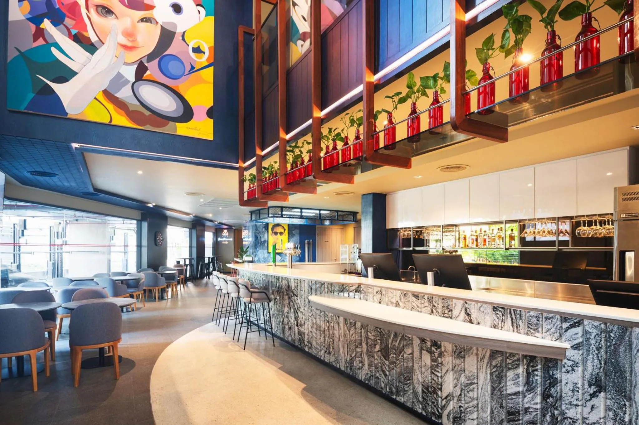 Restaurant/places to eat in Lumen Bangkok Udomsuk Station