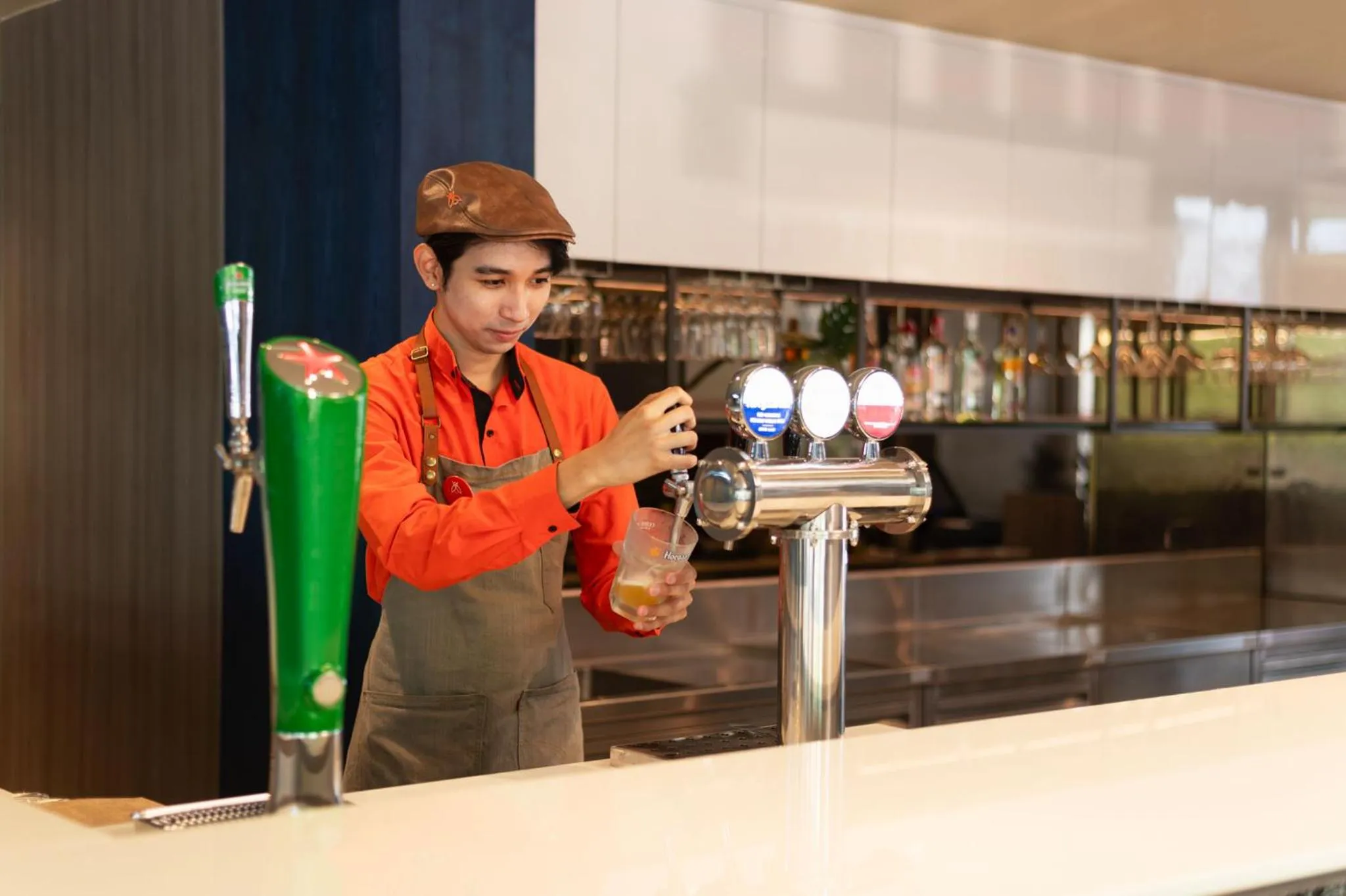 Lounge or bar in Lumen Bangkok Udomsuk Station