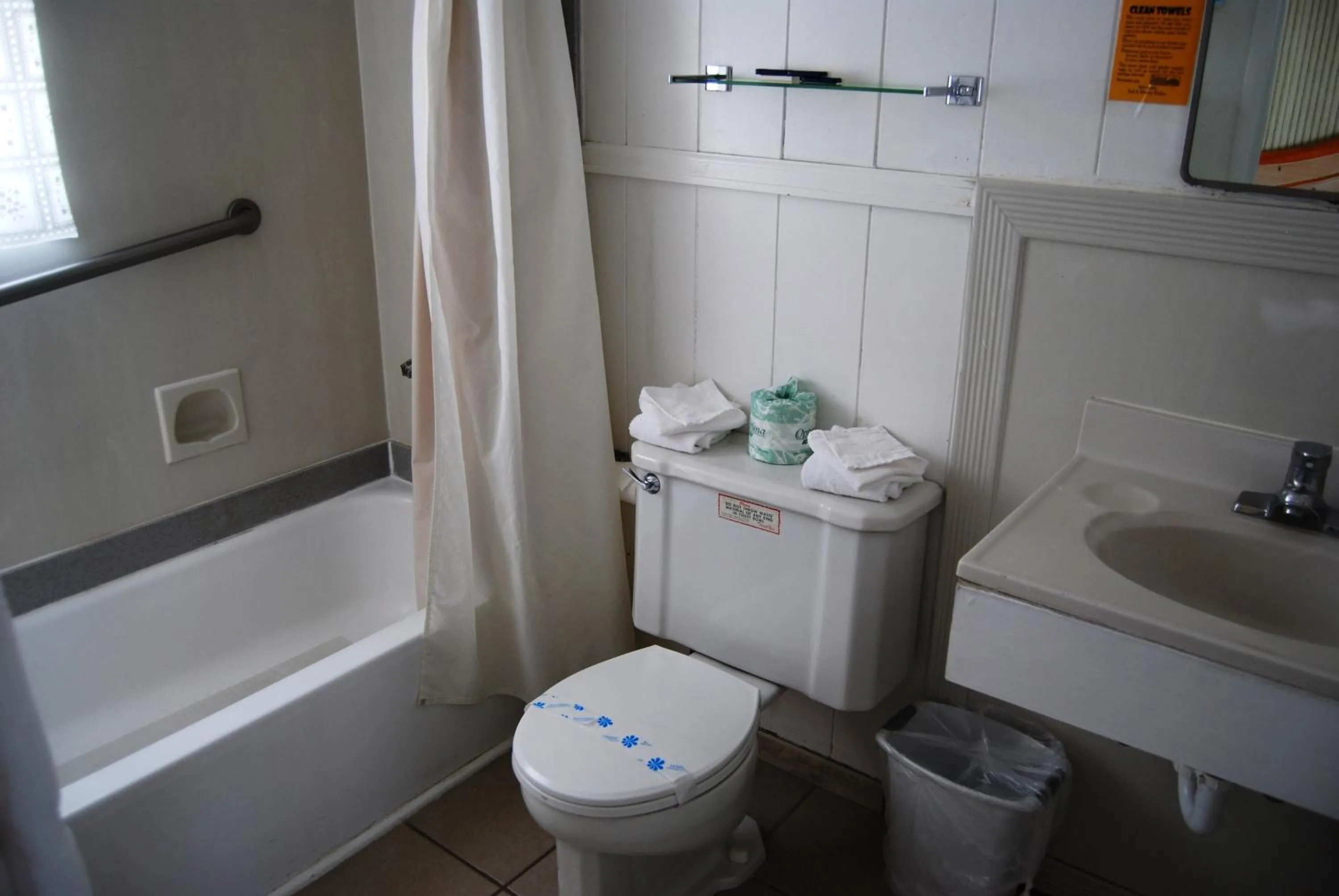 Bathroom in Redwood Motel