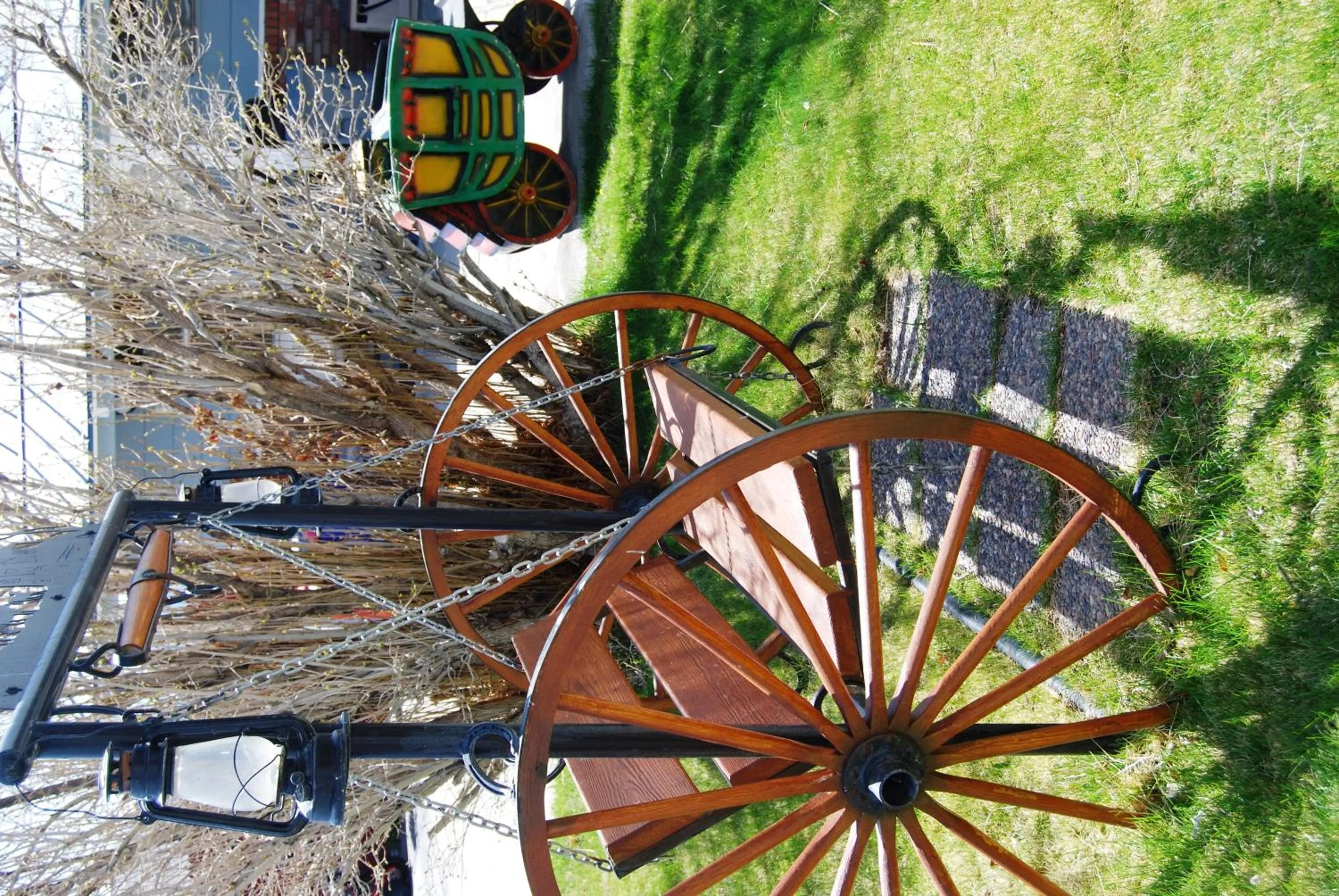 Decorative detail in Redwood Motel