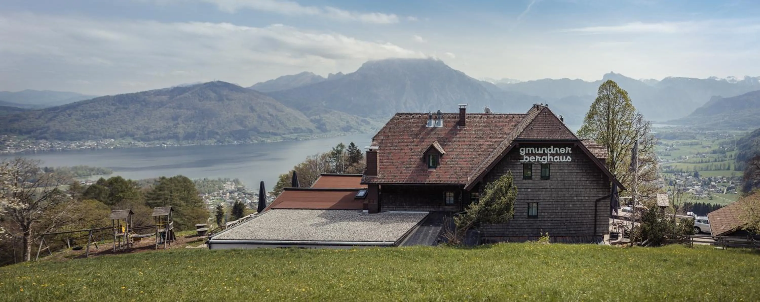 Property building in Gmundnerberghaus - ROOMS
