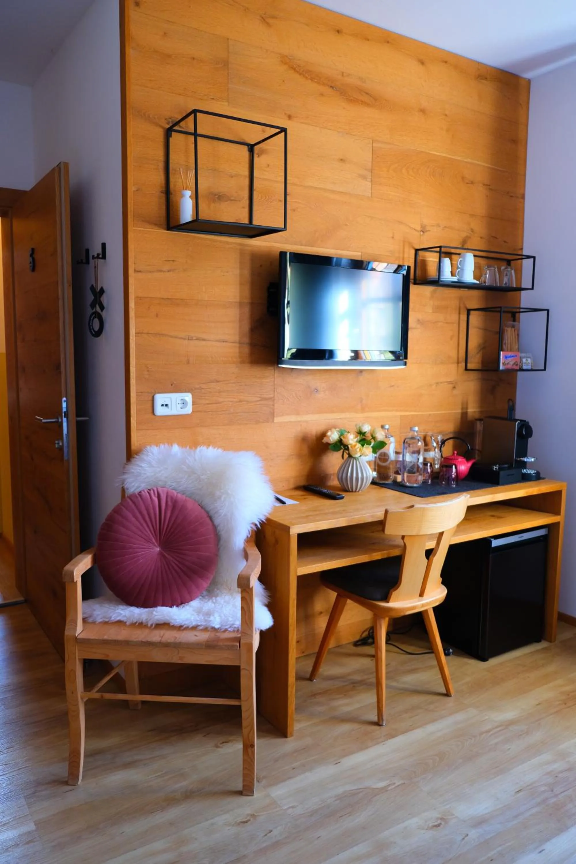 TV and multimedia in Gmundnerberghaus - ROOMS