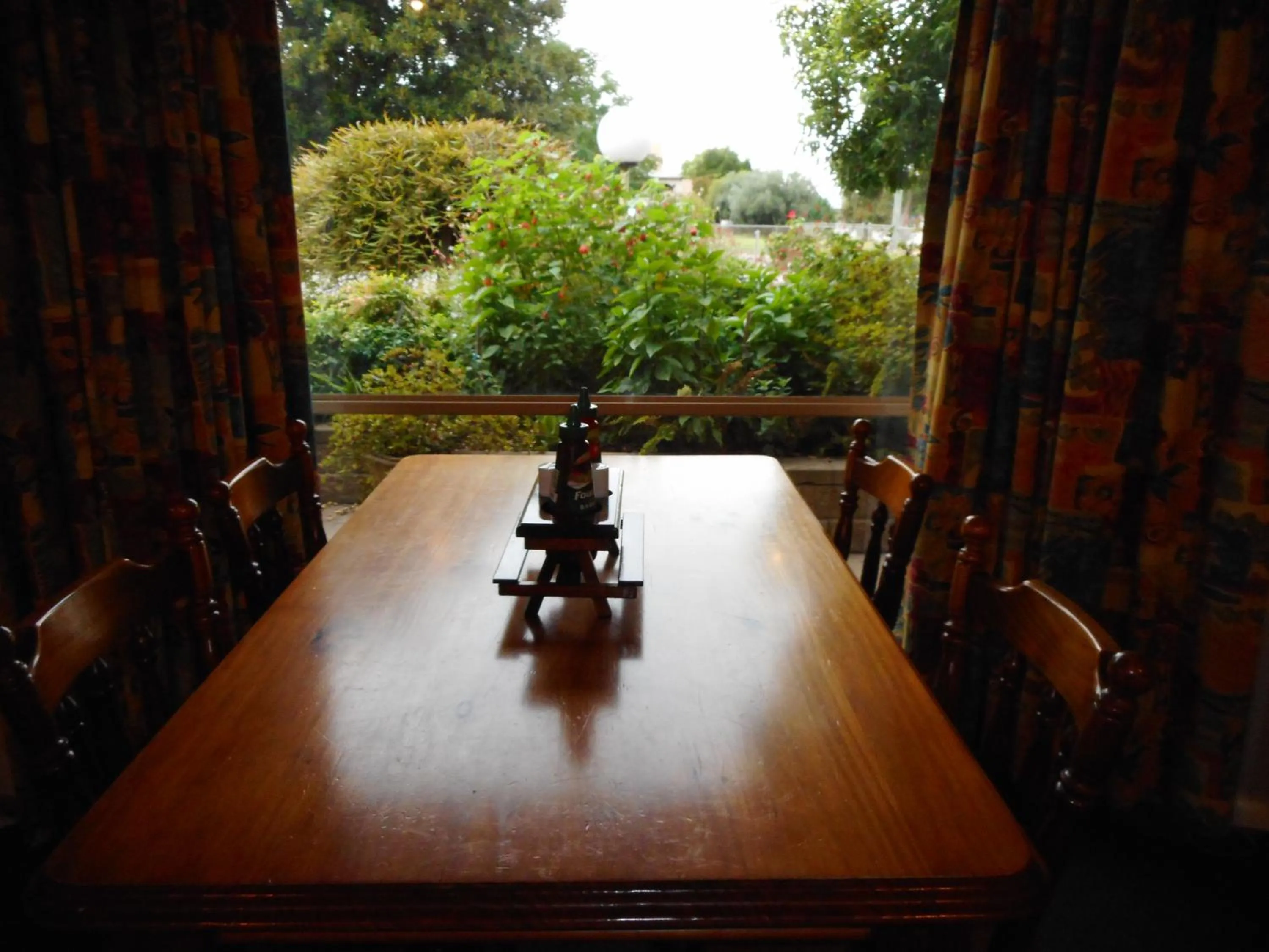 Dining area in Acacia Rose Motor Inn