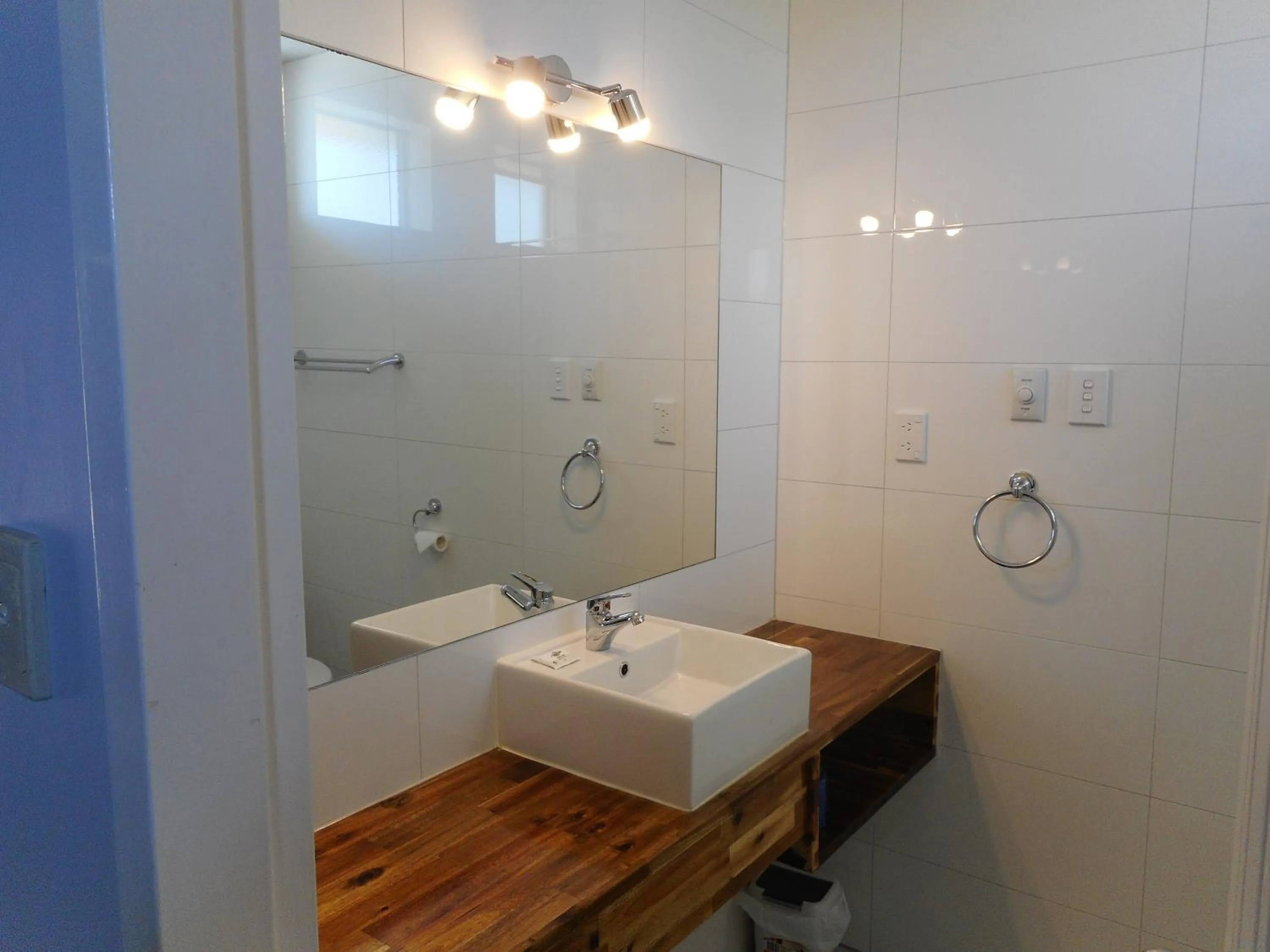 Acacia Rose Motor Inn