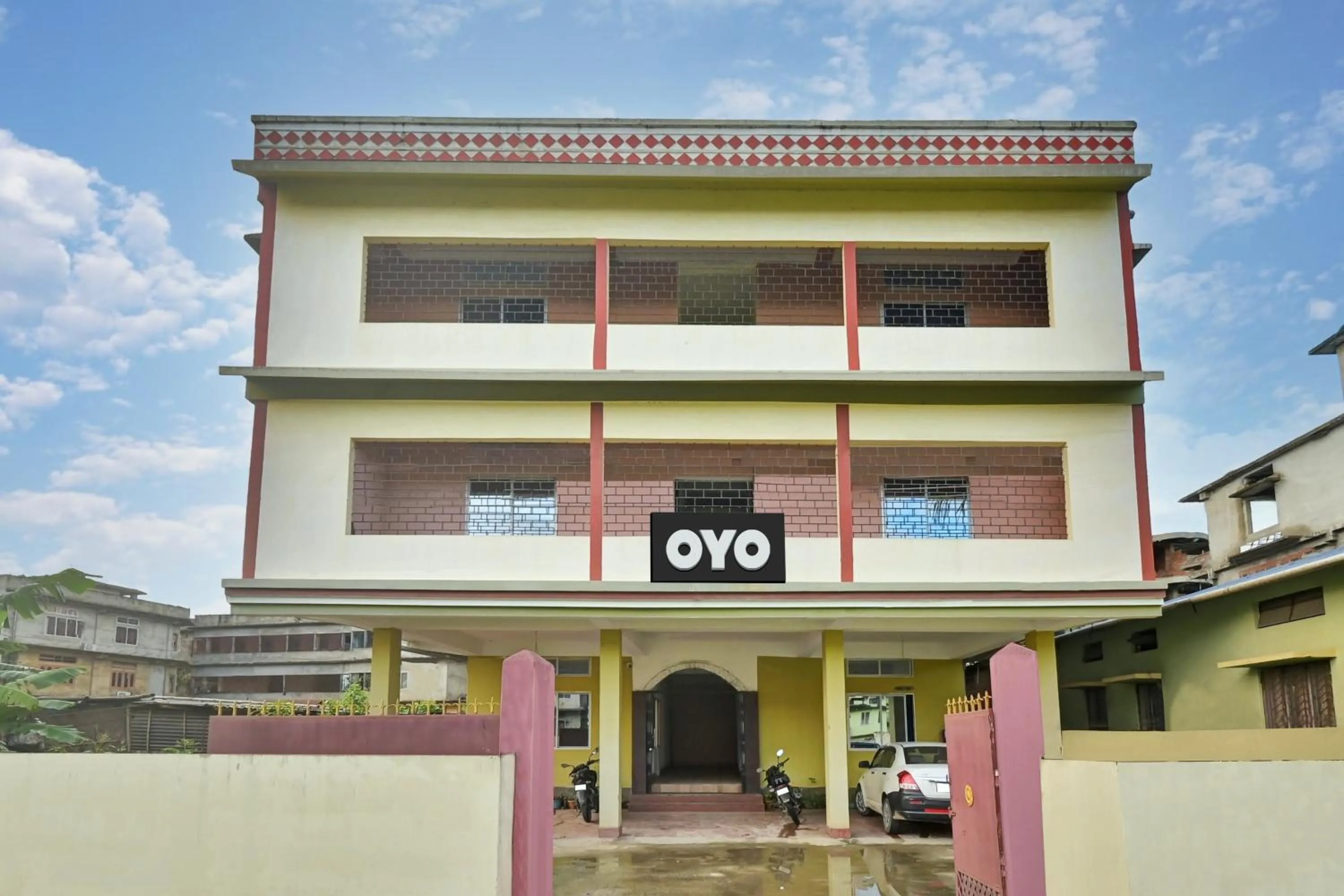 Facade/entrance in Hotel O Homely Residency