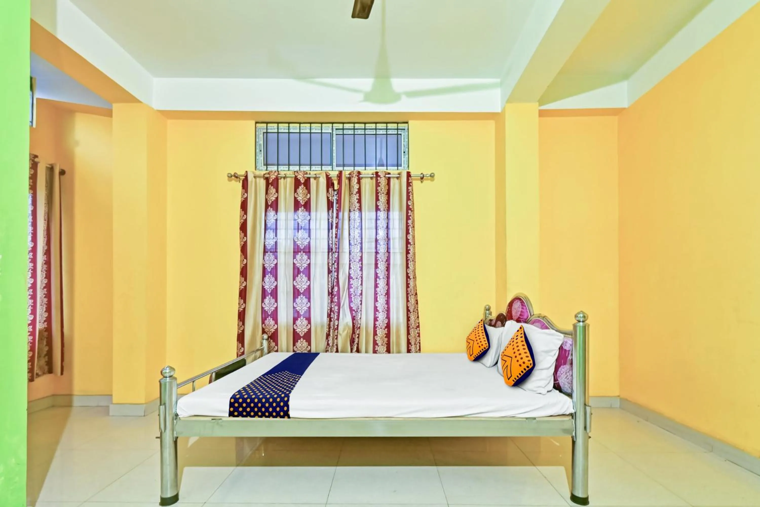 Bathroom, Bed in Hotel O Homely Residency