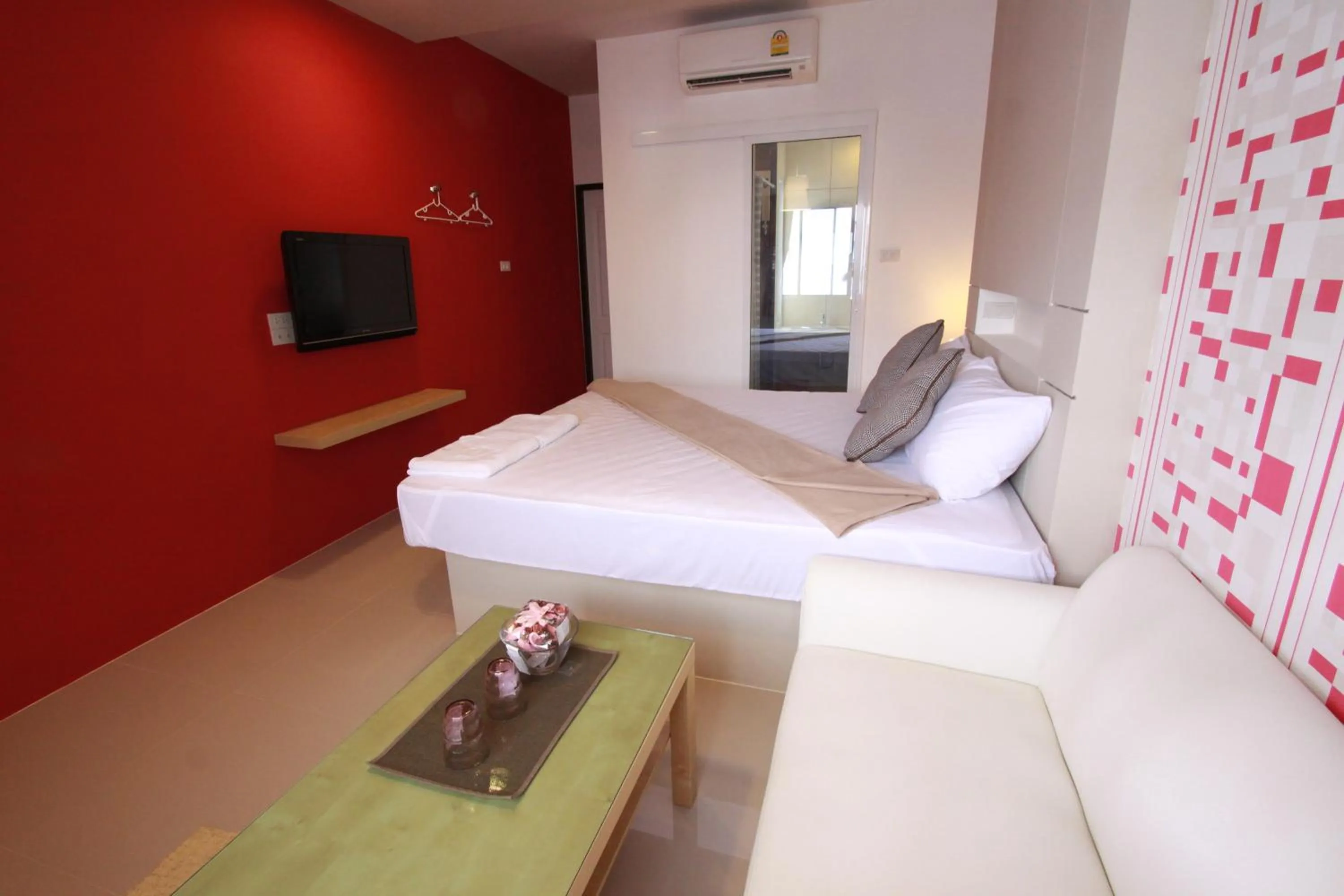 Photo of the whole room, Bed in Bearing26 Hotel