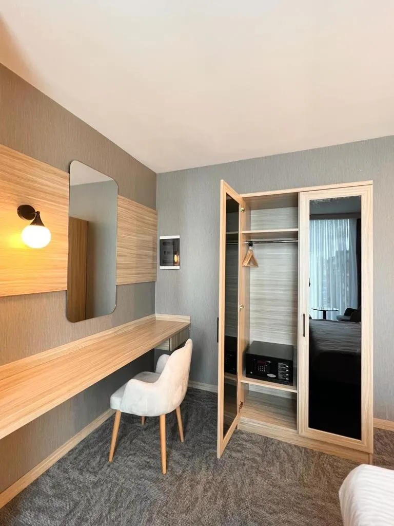 safe, Bed in Royal Mass Airport Business Hotel