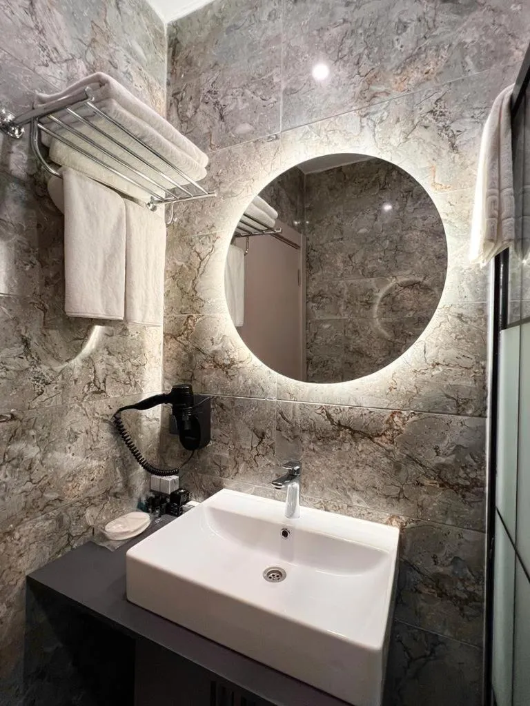 Royal Mass Airport Business Hotel