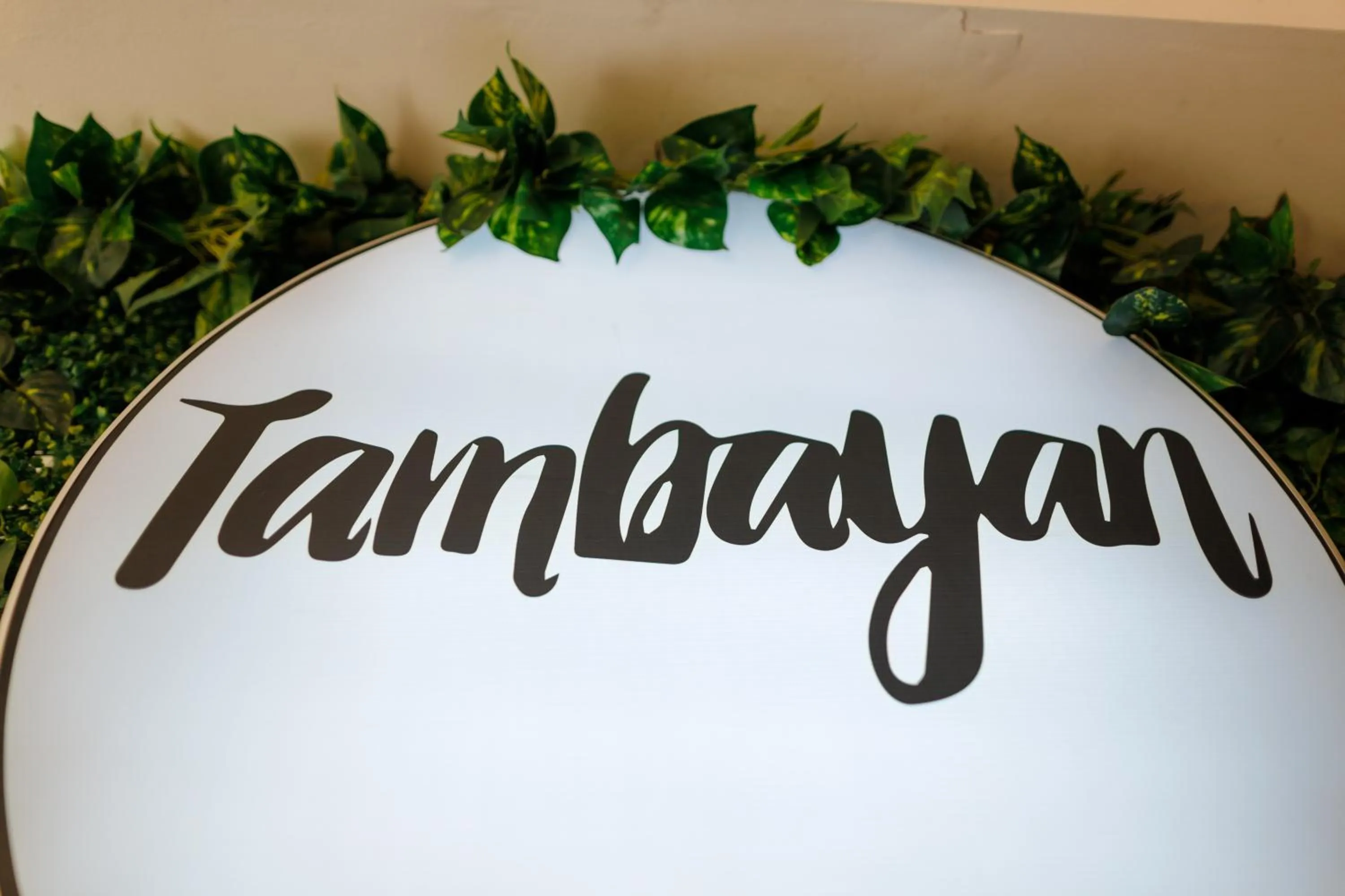 Restaurant/places to eat in Regency Grand Suites