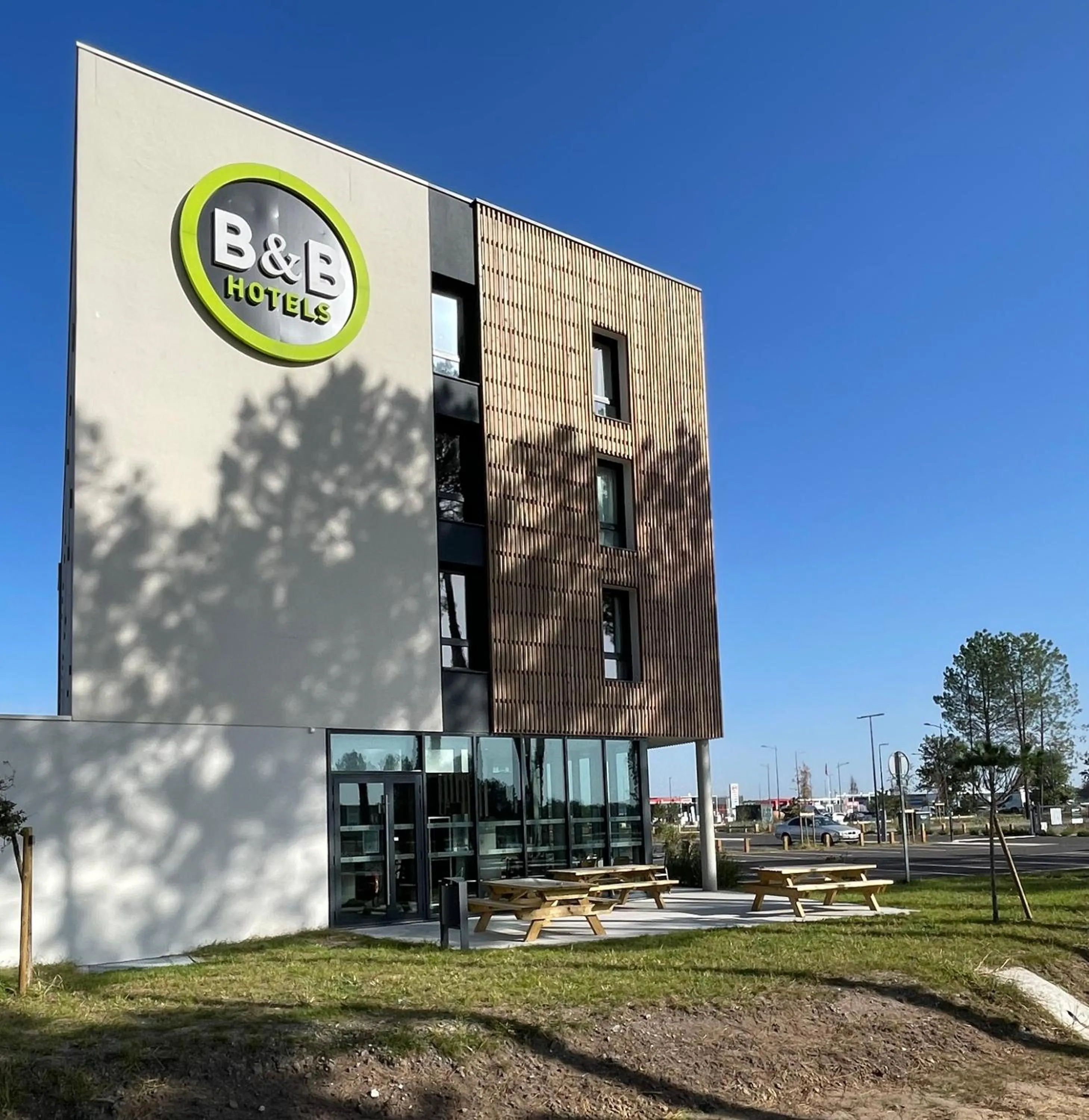 Property building in B&B HOTEL Saint-Geours-de-Maremne Hossegor