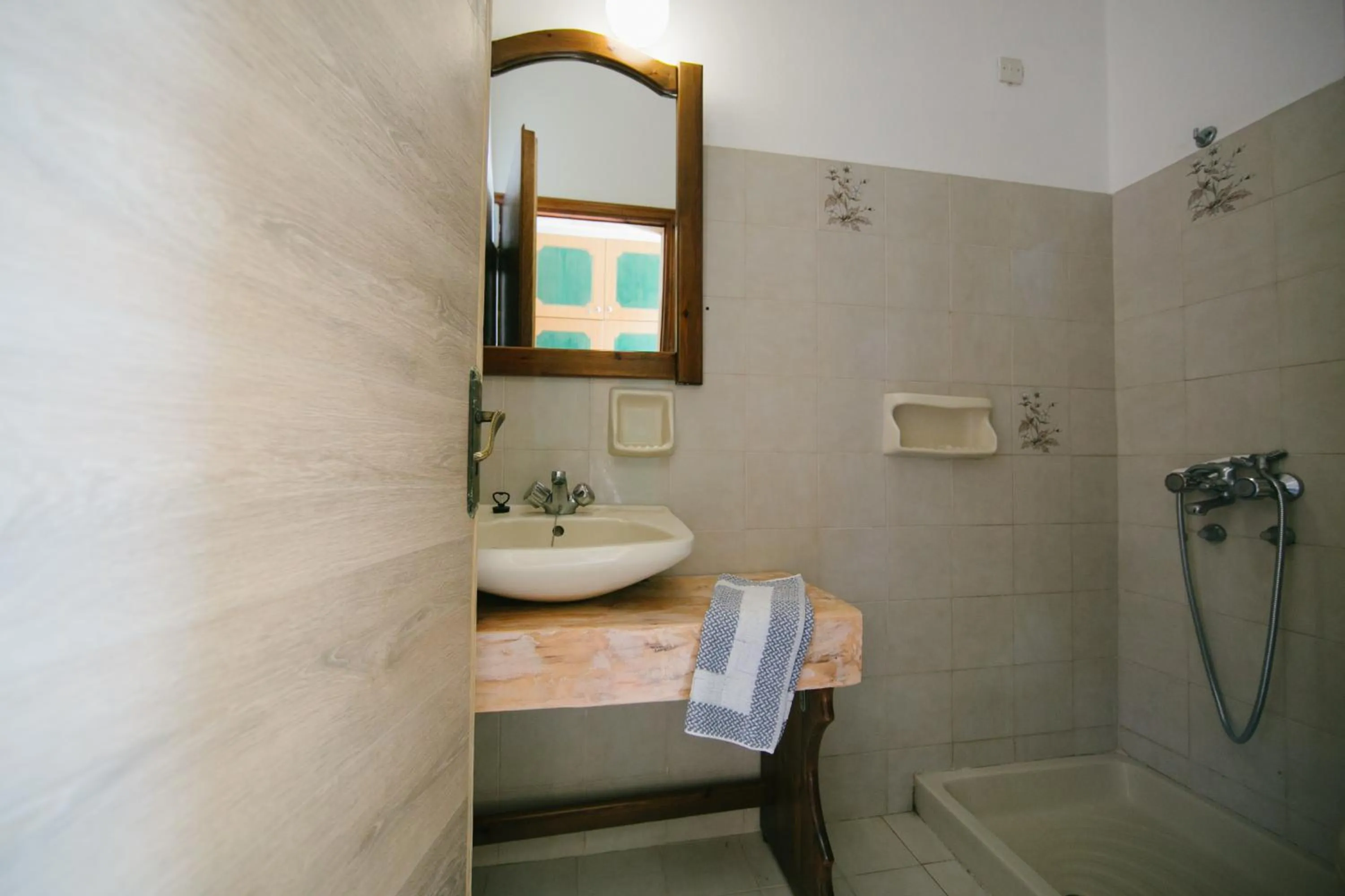 Bathroom in Gorgona Studios