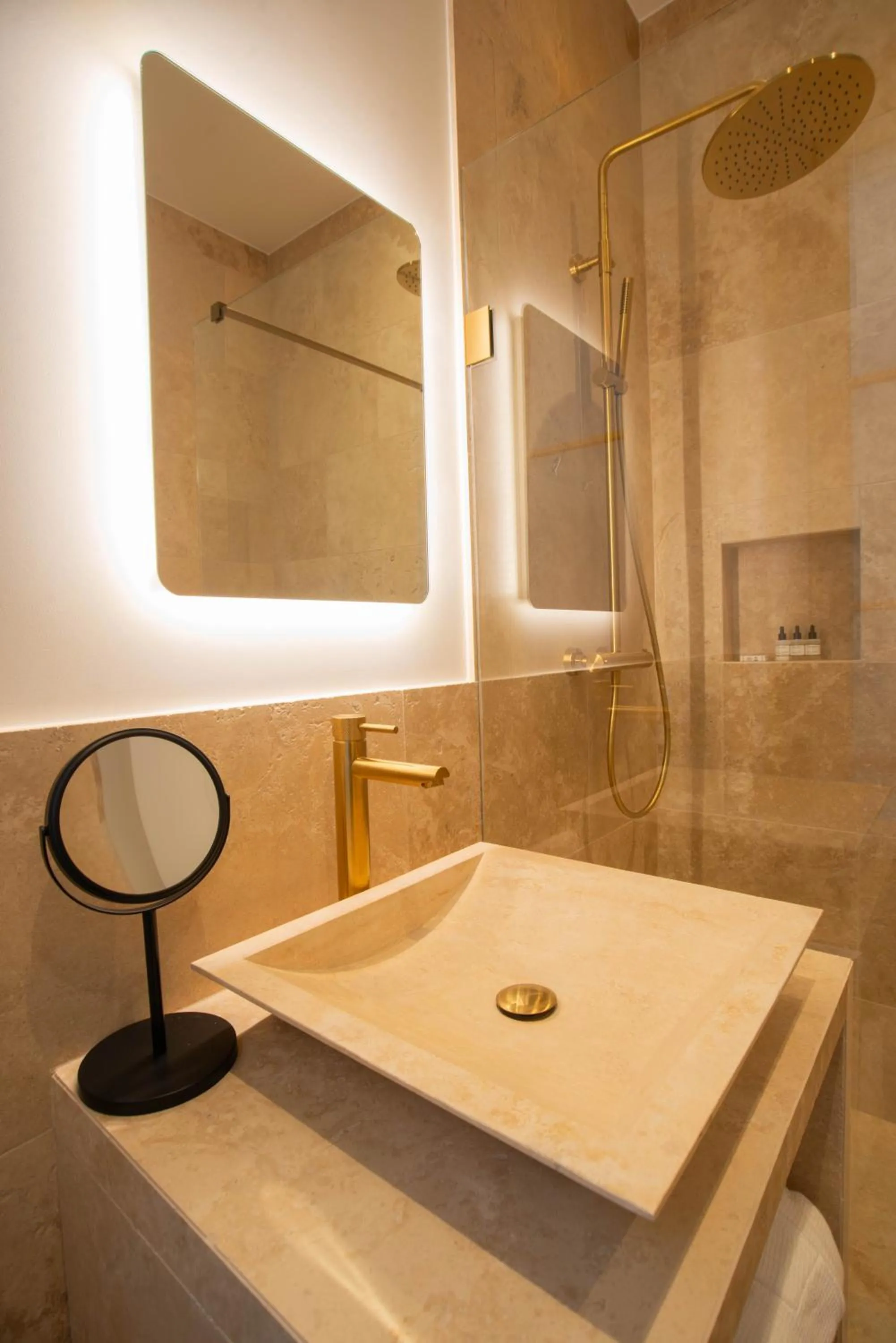 Bathroom in Quartier Libre Madeleine