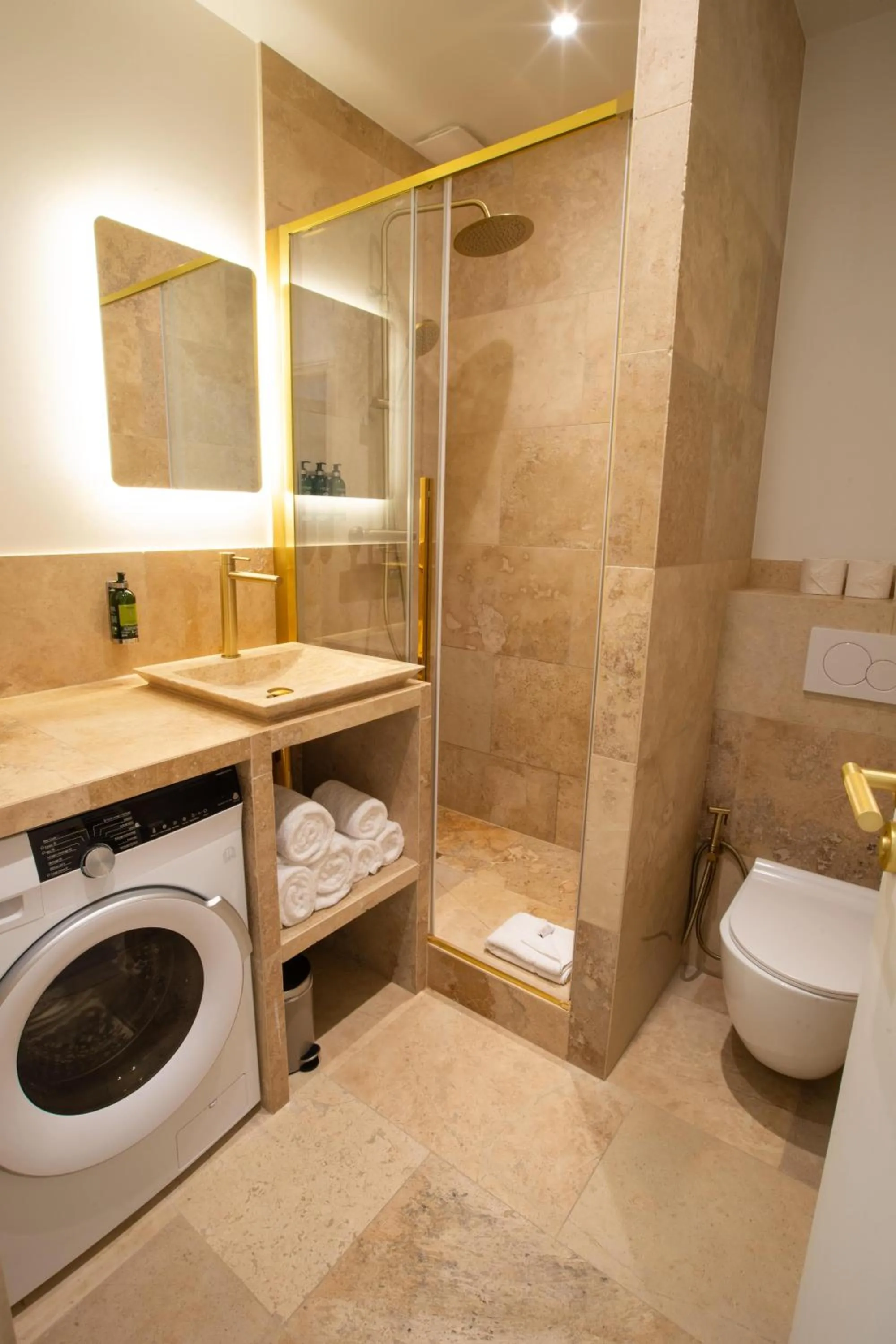 Bathroom in Quartier Libre Madeleine