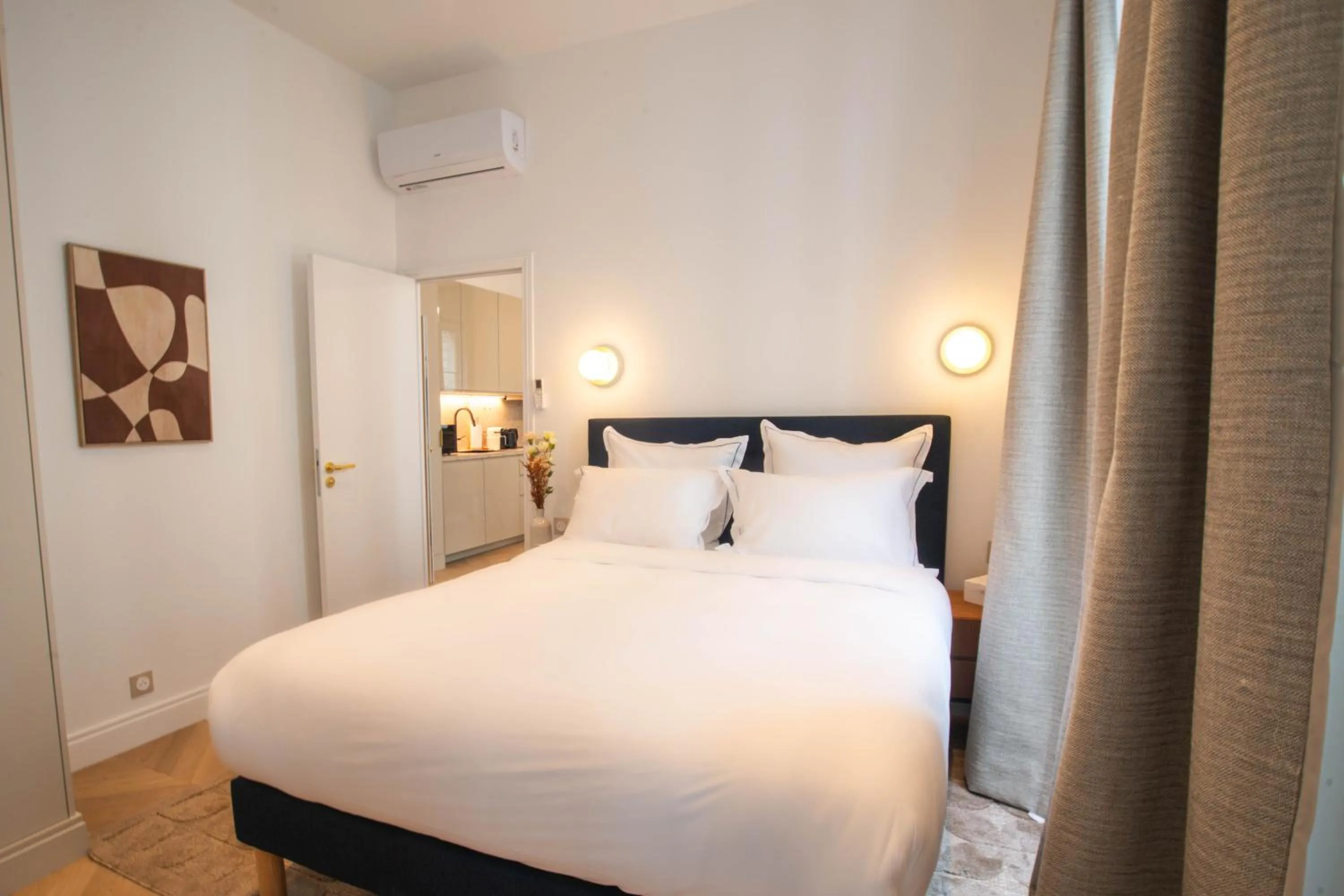 Bed in Quartier Libre Madeleine