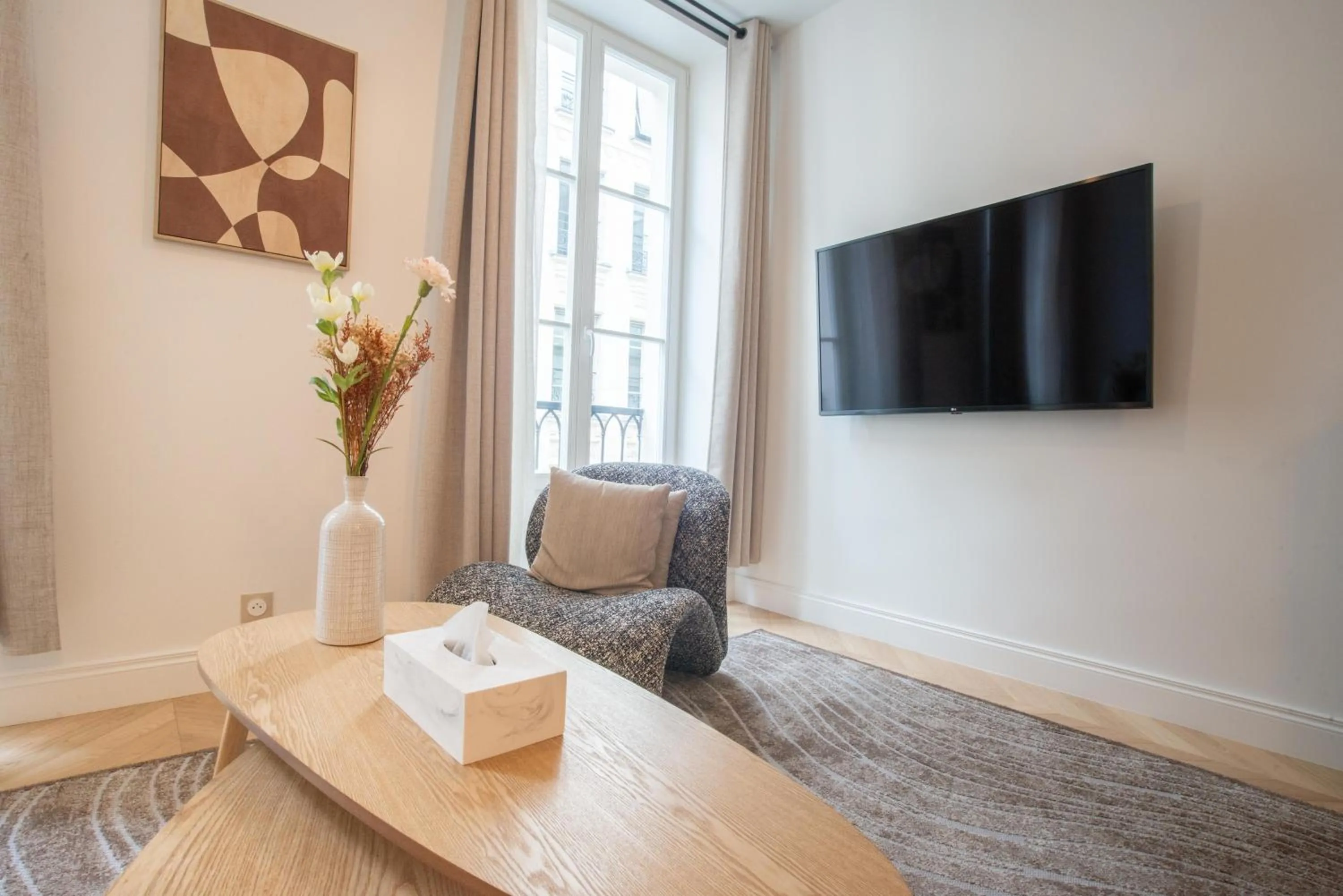 TV and multimedia in Quartier Libre Madeleine