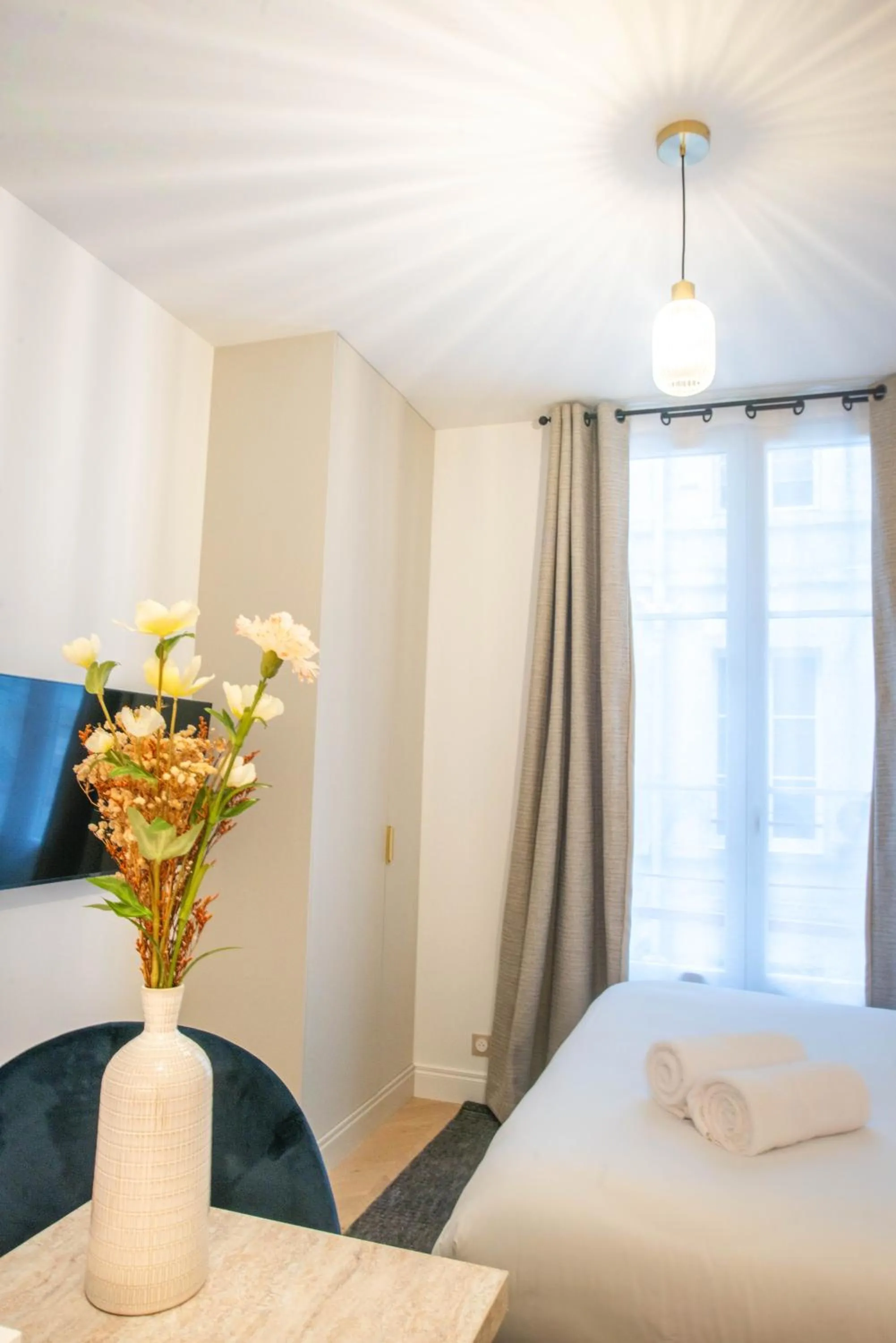 Decorative detail, Bed in Quartier Libre Madeleine