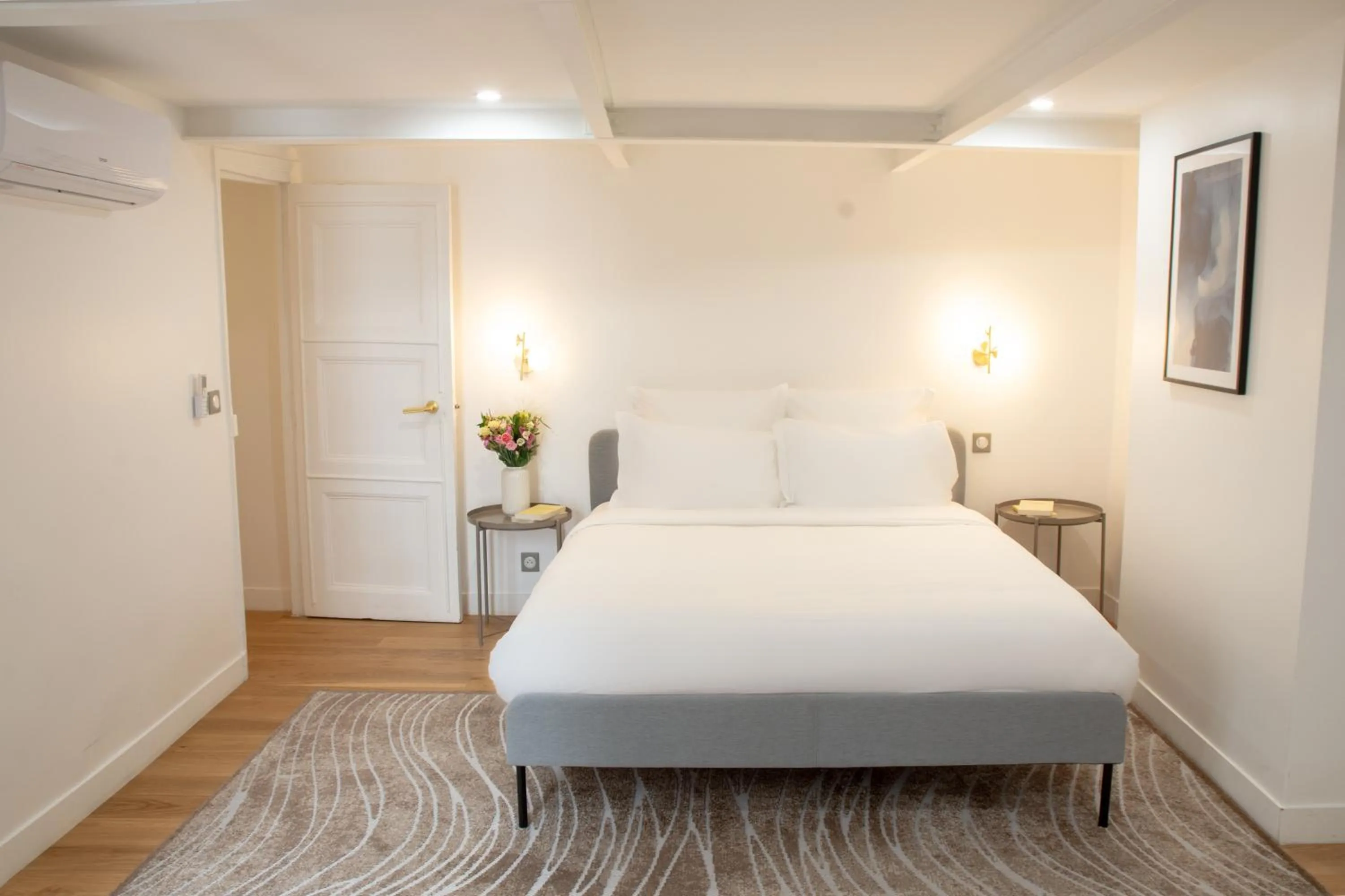 Bedroom, Bed in Quartier Libre Madeleine