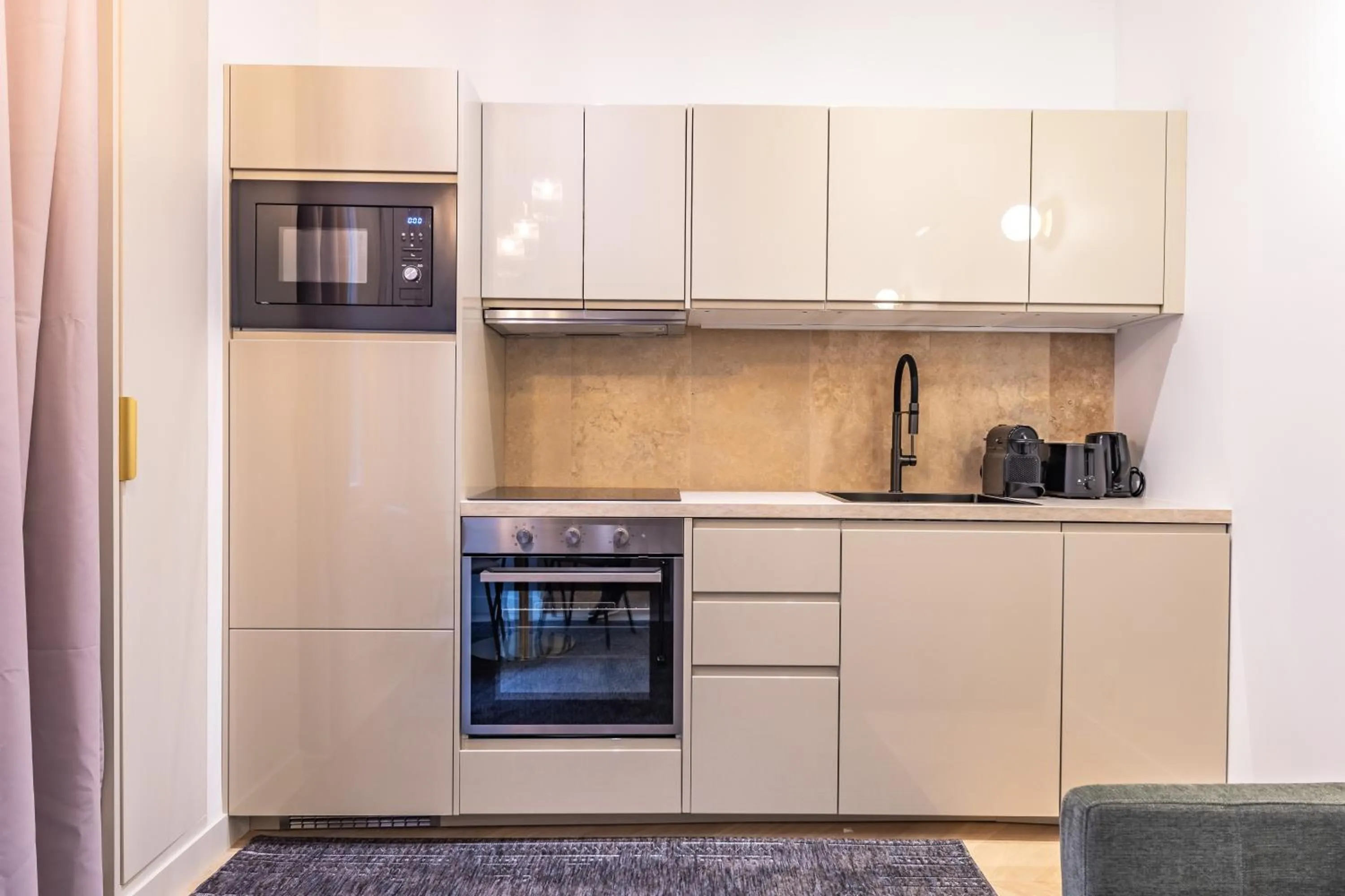 Kitchen or kitchenette in Quartier Libre Madeleine