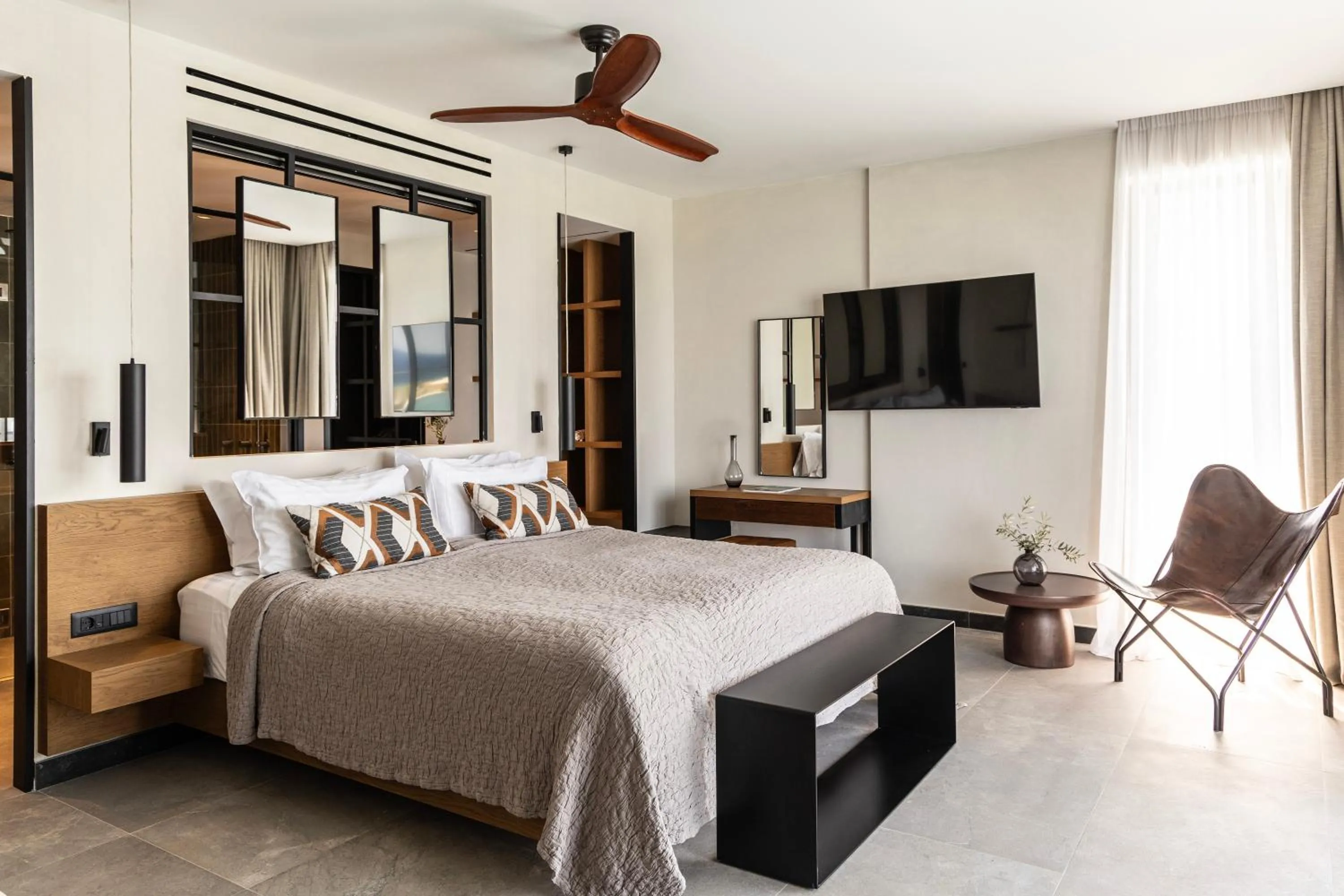 Bed in King Jason Zante – Designed for Adults