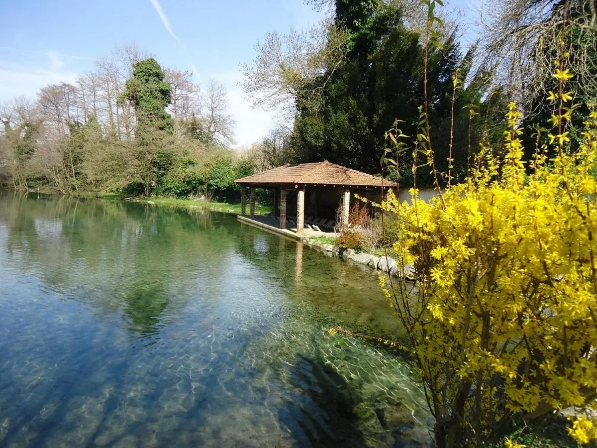 Lake view in Café du lac