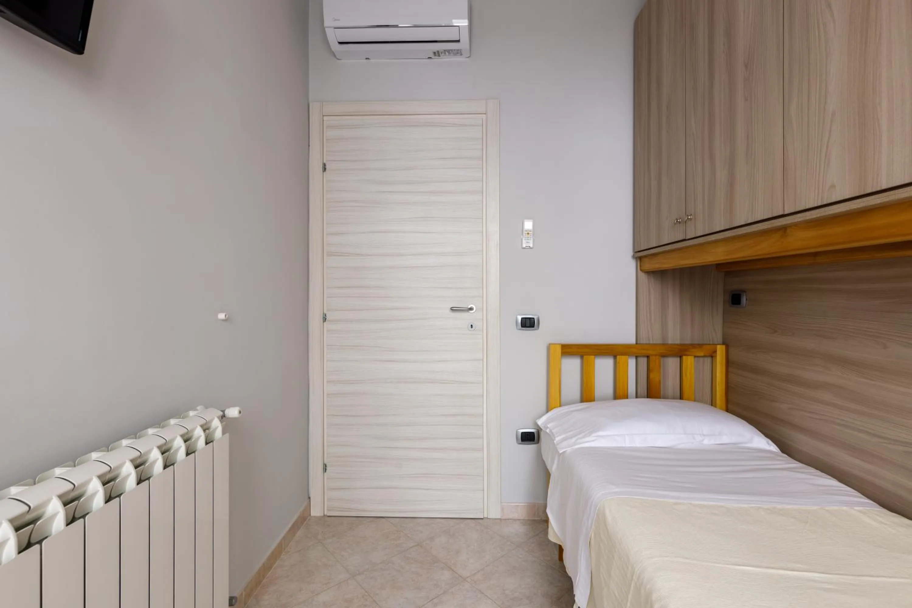 Bedroom, Bed in Elements Holiday