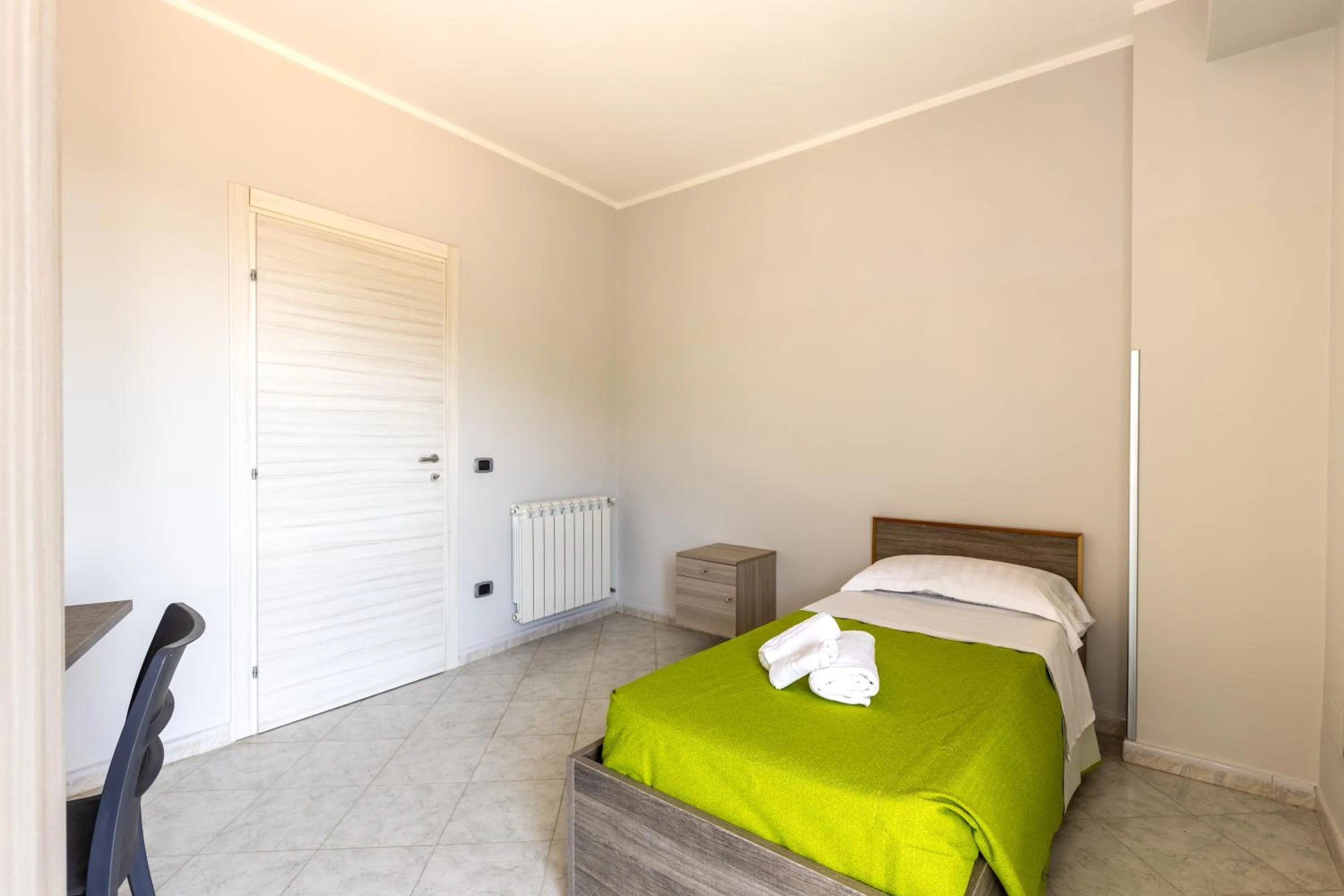 Bedroom, Bed in Elements Holiday