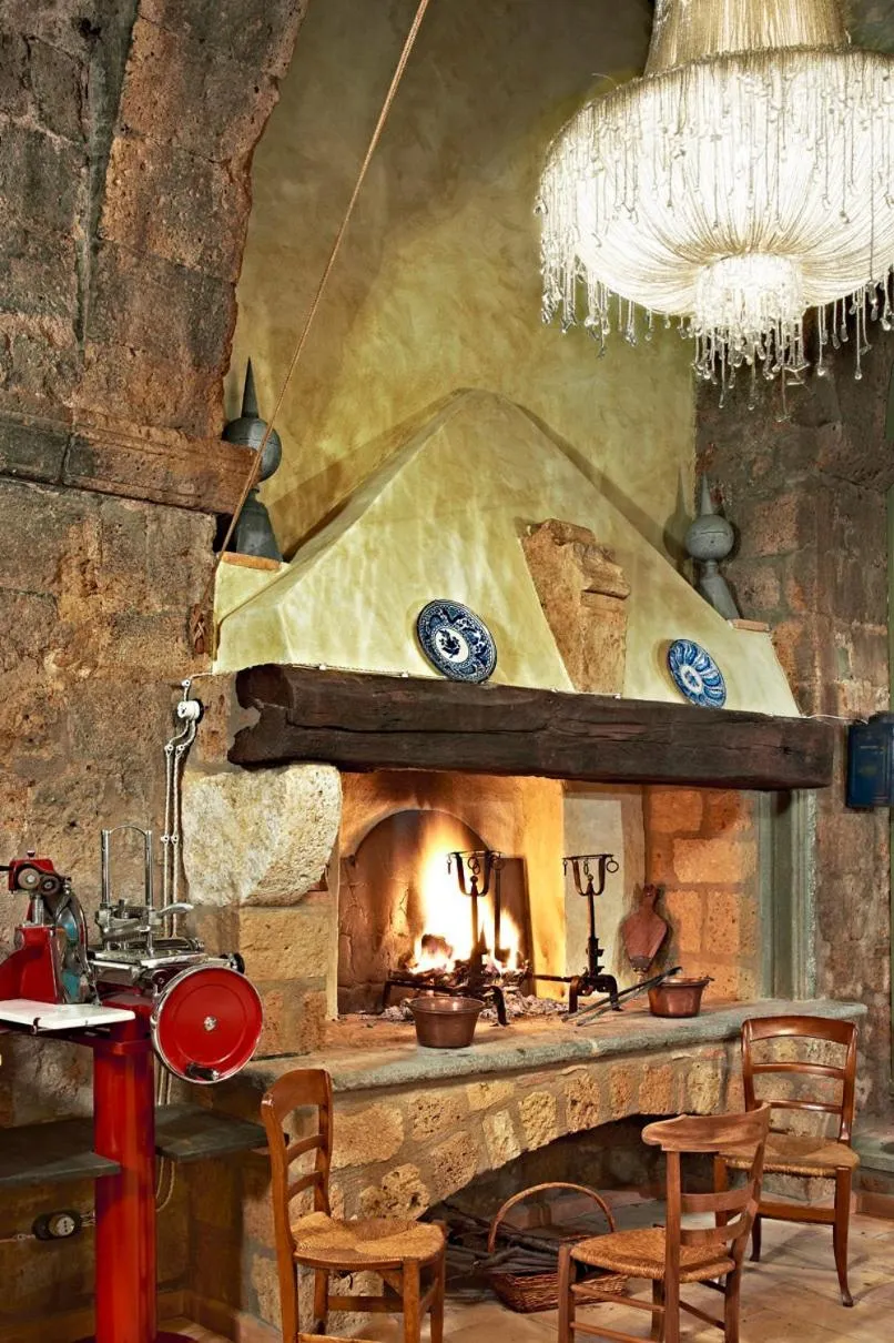 Kitchen or kitchenette in Corte della Maestà Antica Residenza