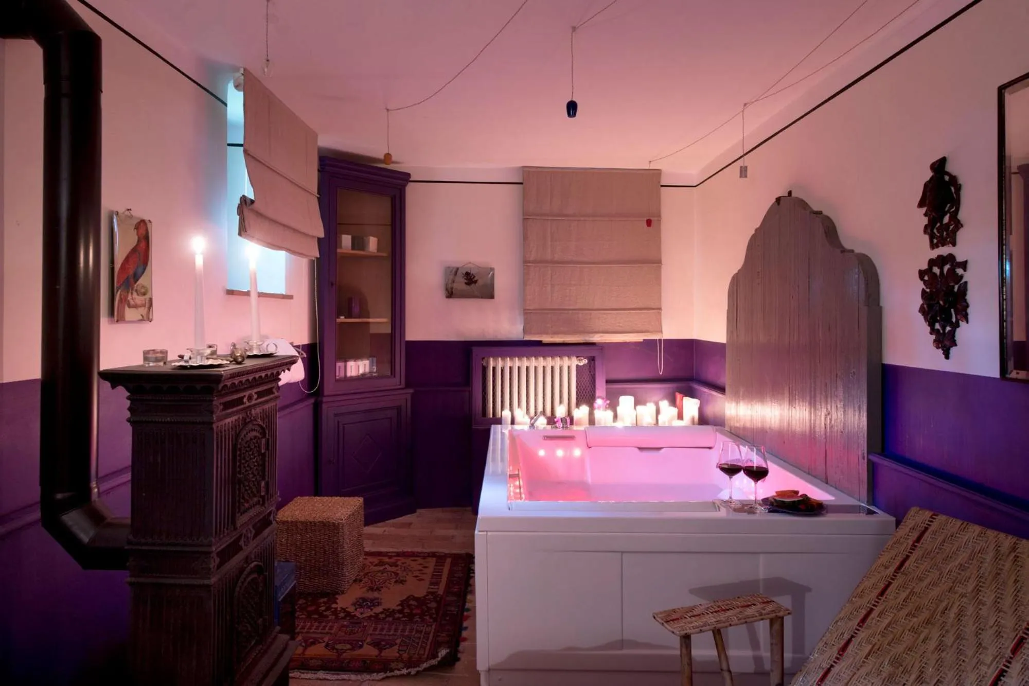 Hot Tub, Bed in Corte della Maestà Antica Residenza