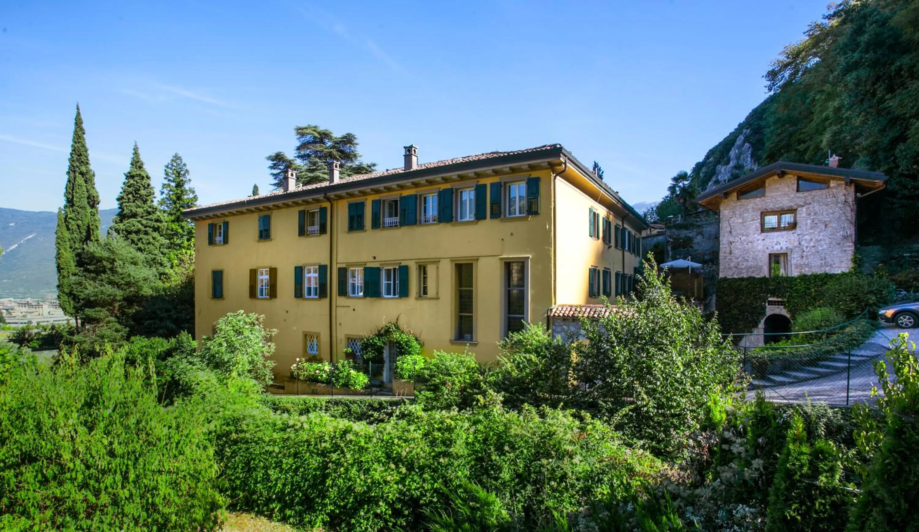 Facade/entrance in Villa Angelica
