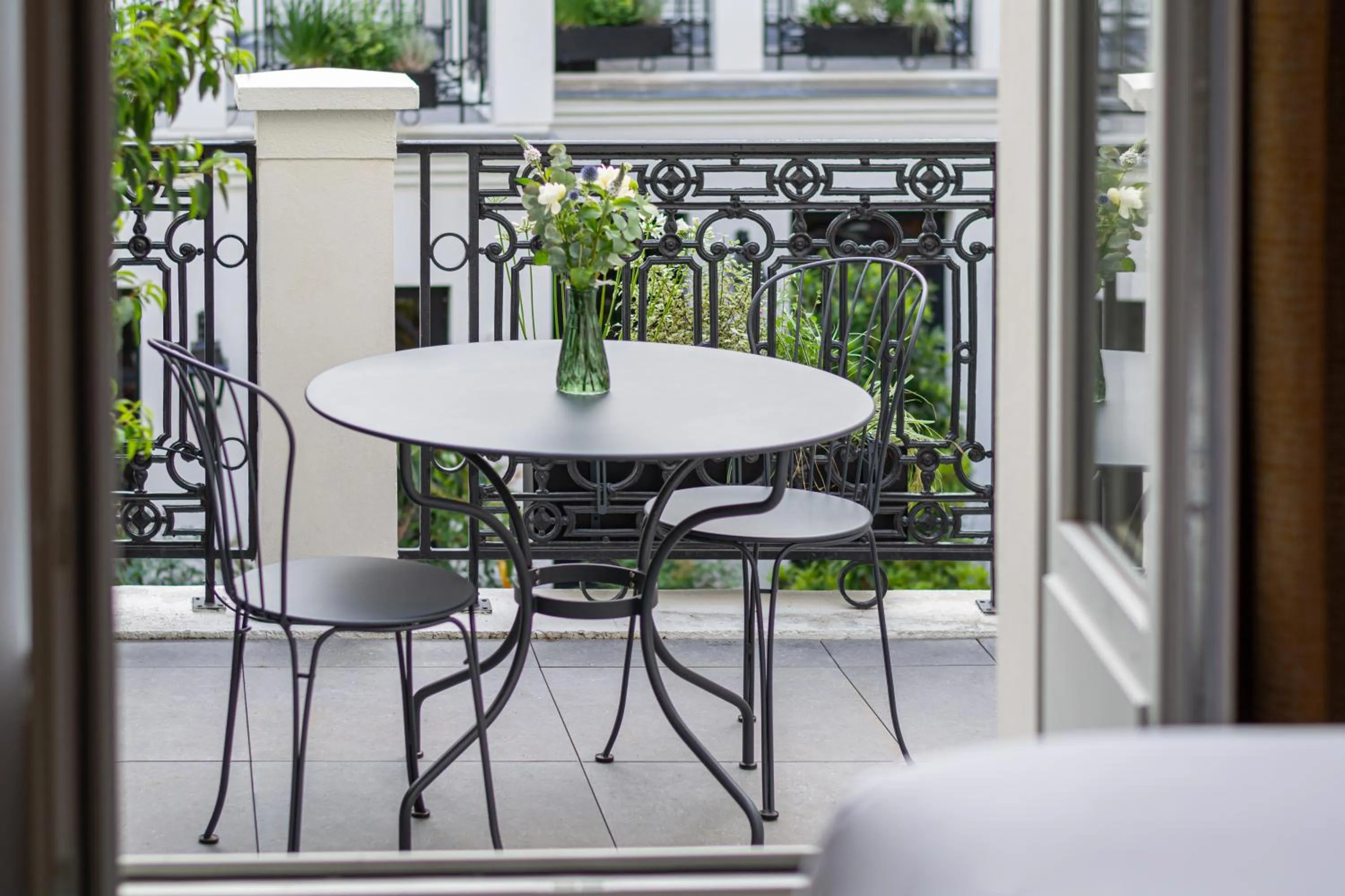Patio in Hôtel & SPA Napoléon