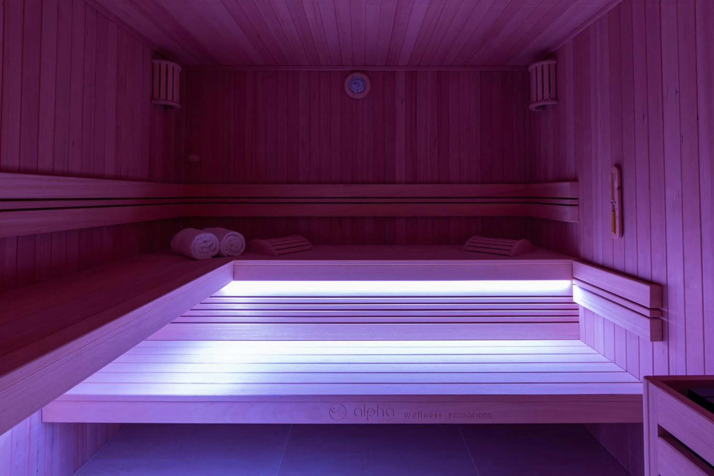 Sauna, Bed in Hôtel & SPA Napoléon