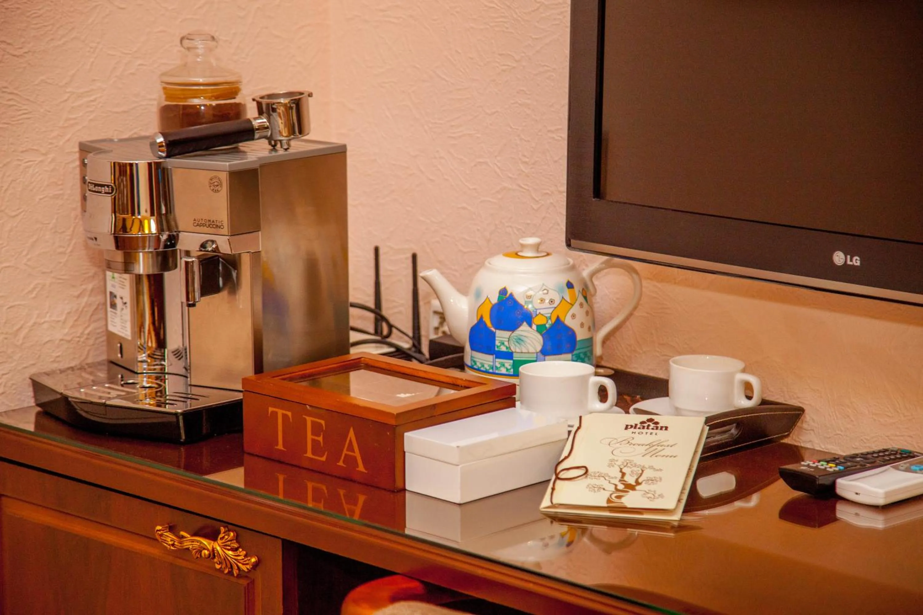 Coffee/tea facilities in Platan