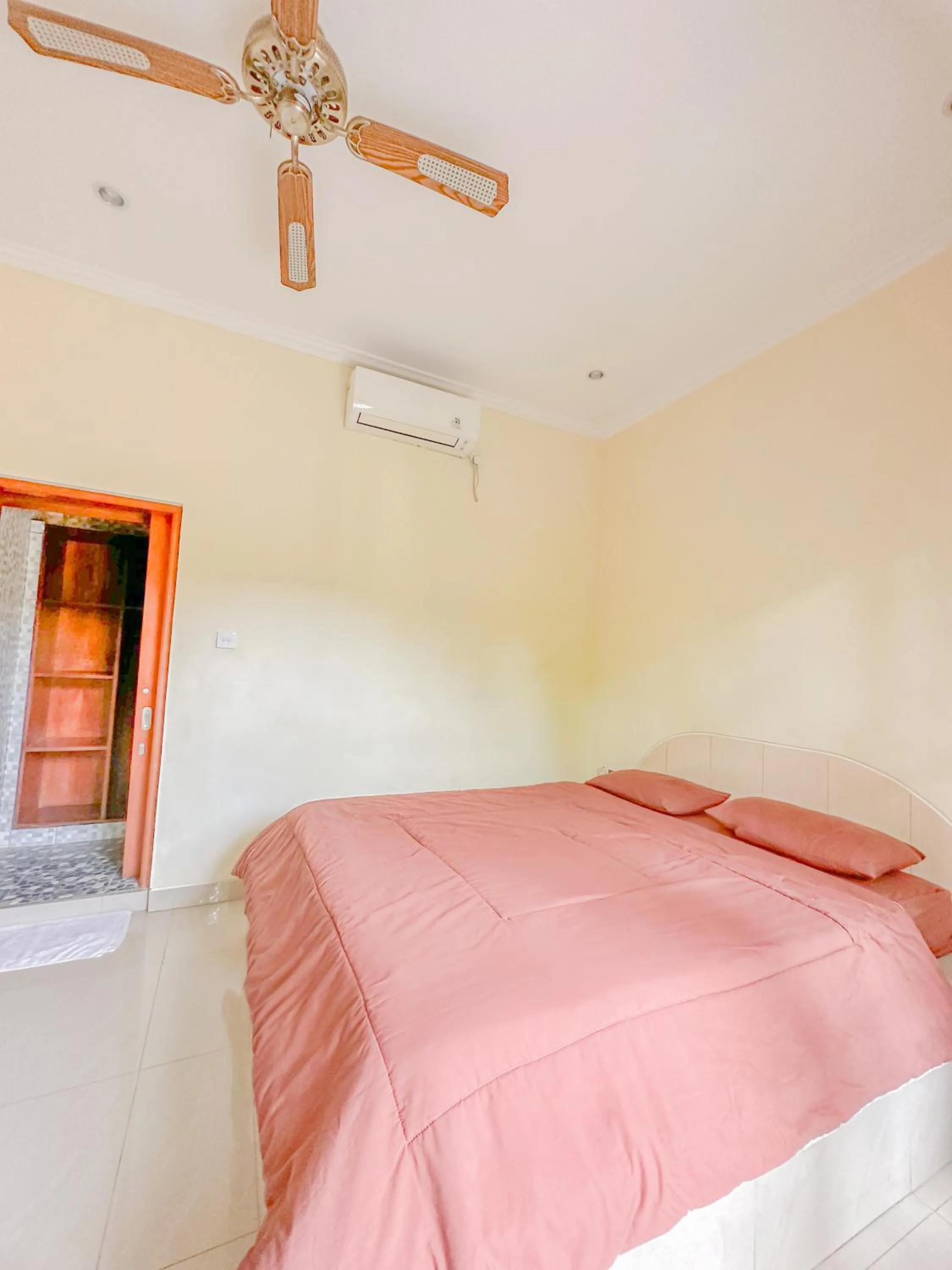 Property building, Bed in Ojek's Homestay
