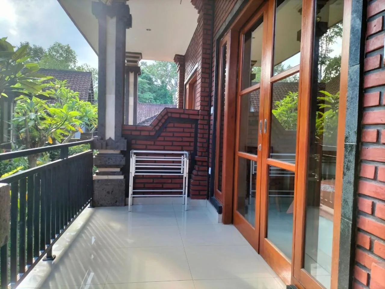 Property building in Ojek's Homestay