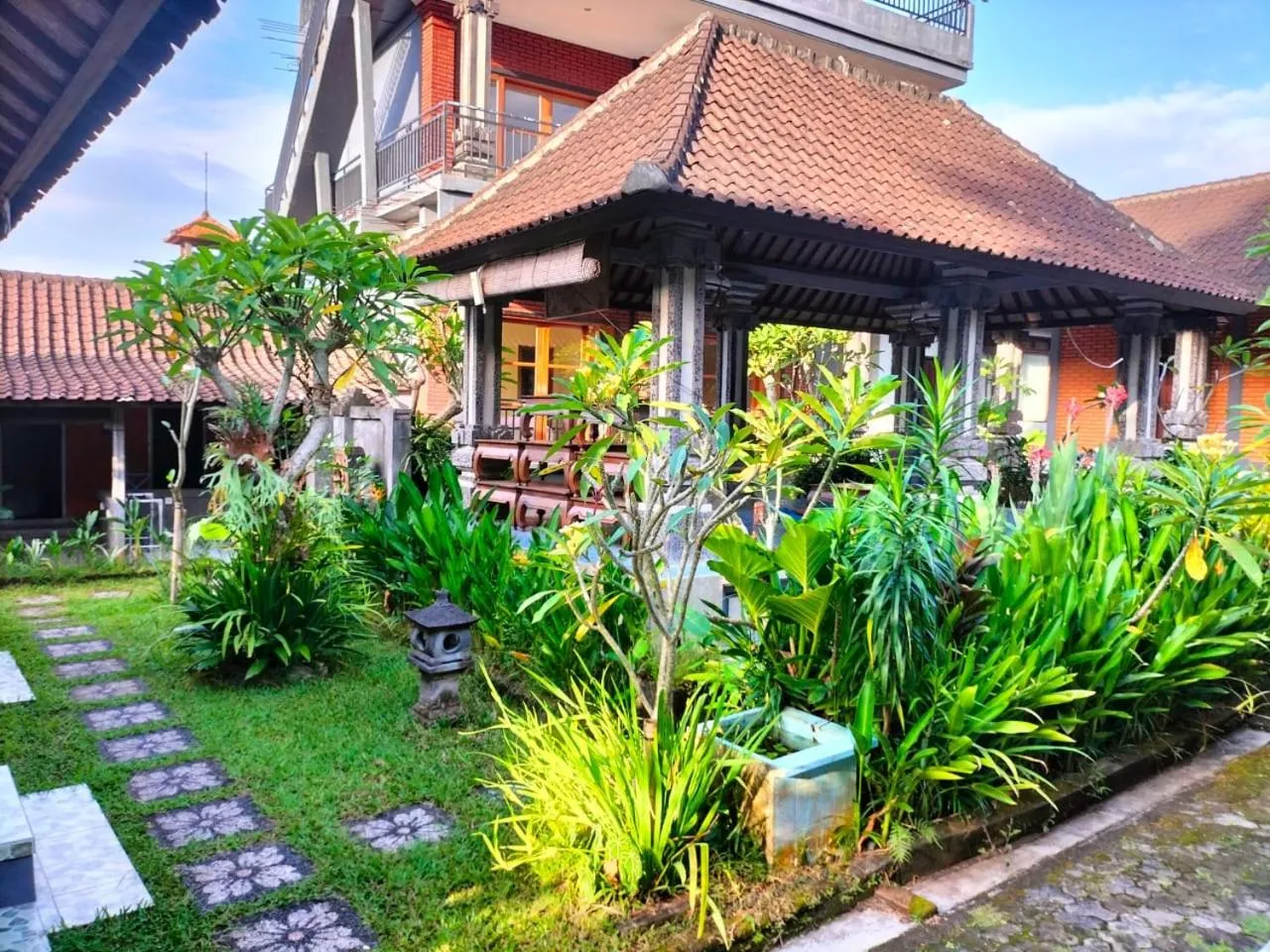 Property building in Ojek's Homestay
