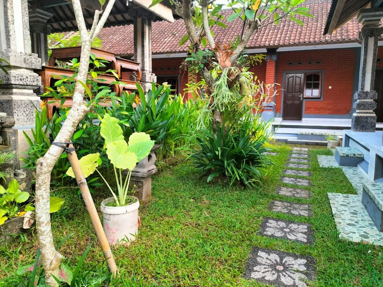 Property building in Ojek's Homestay