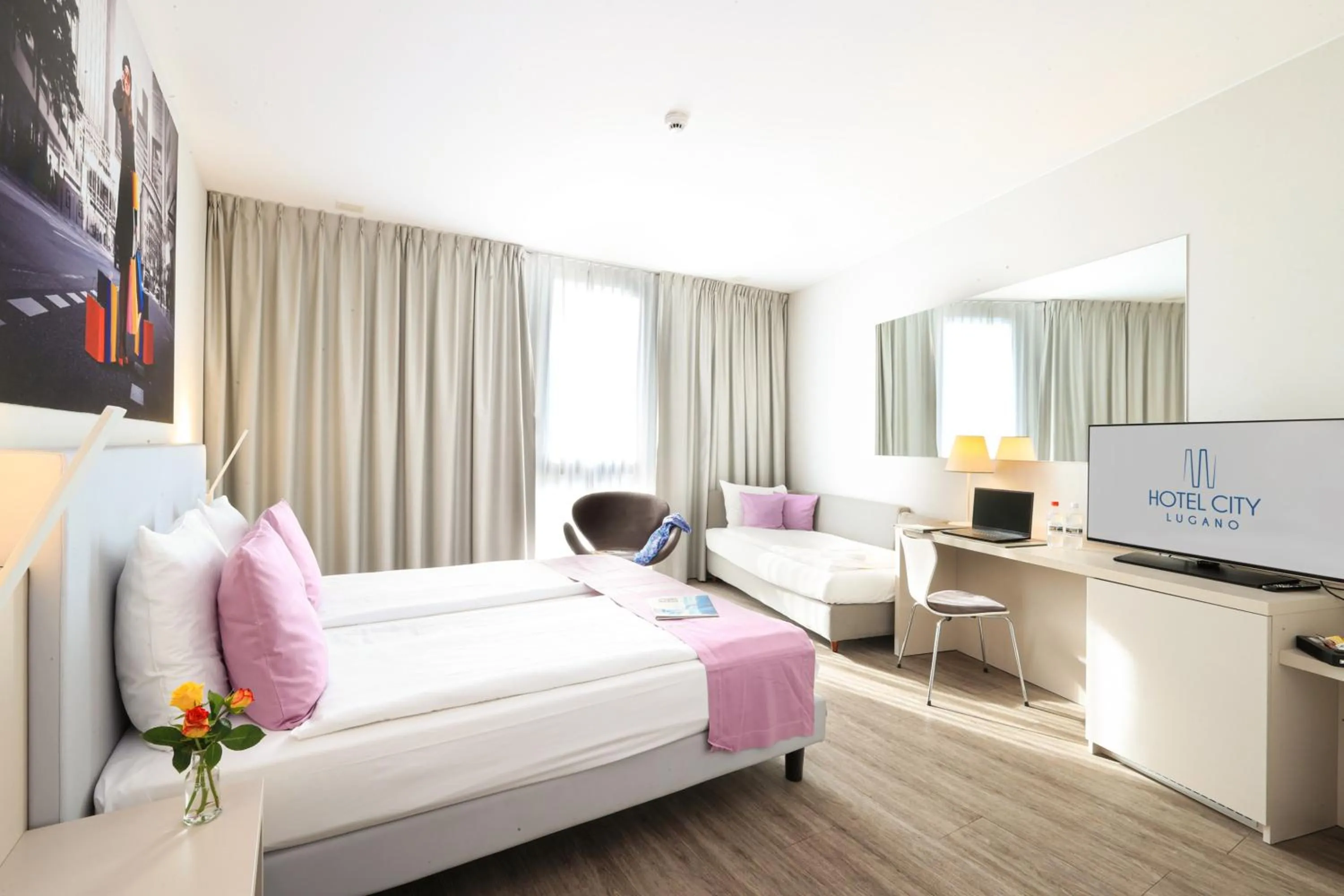 Bedroom, Bed in Hotel City Lugano