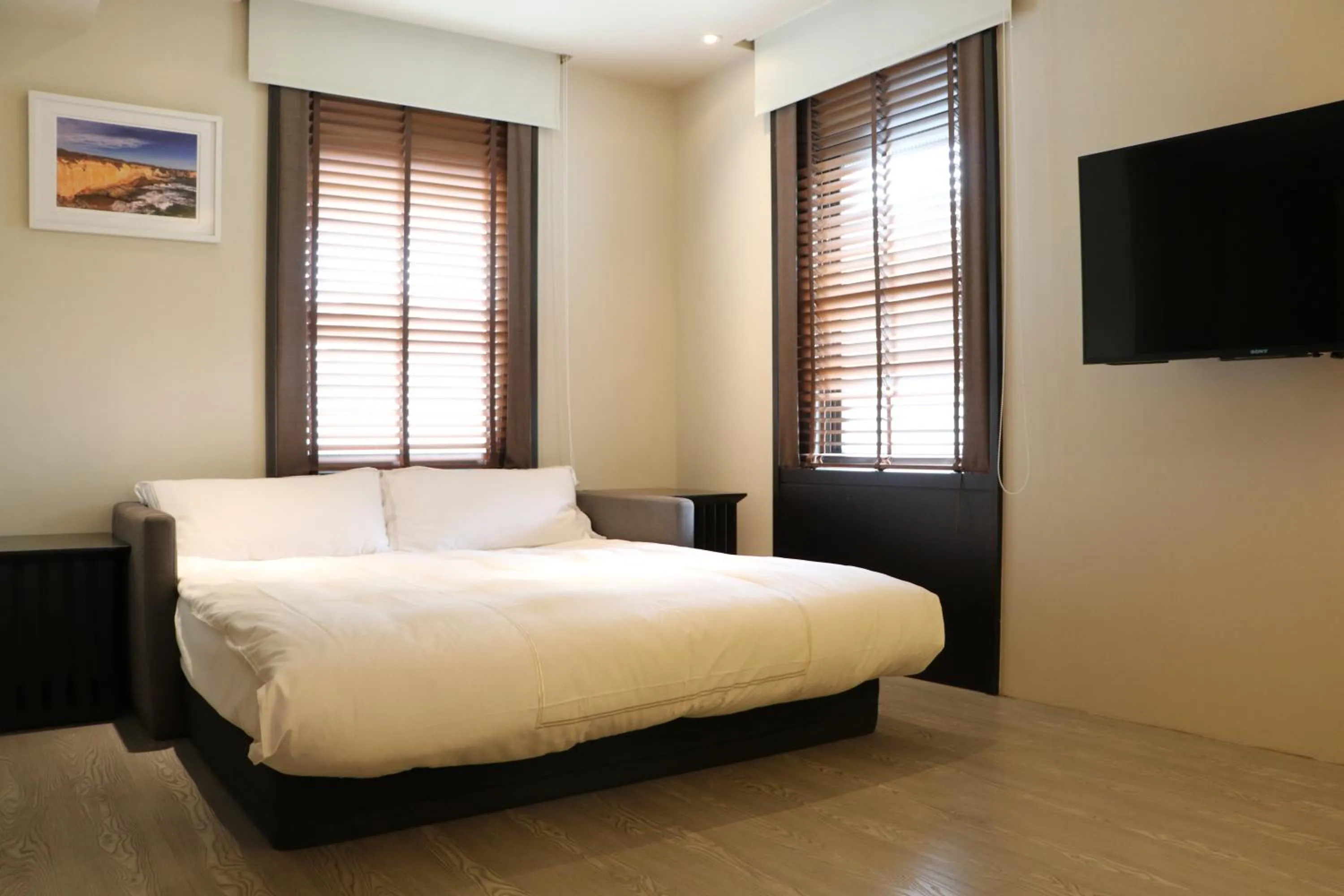 room service, Bed in The Gaia Hotel - Taipei