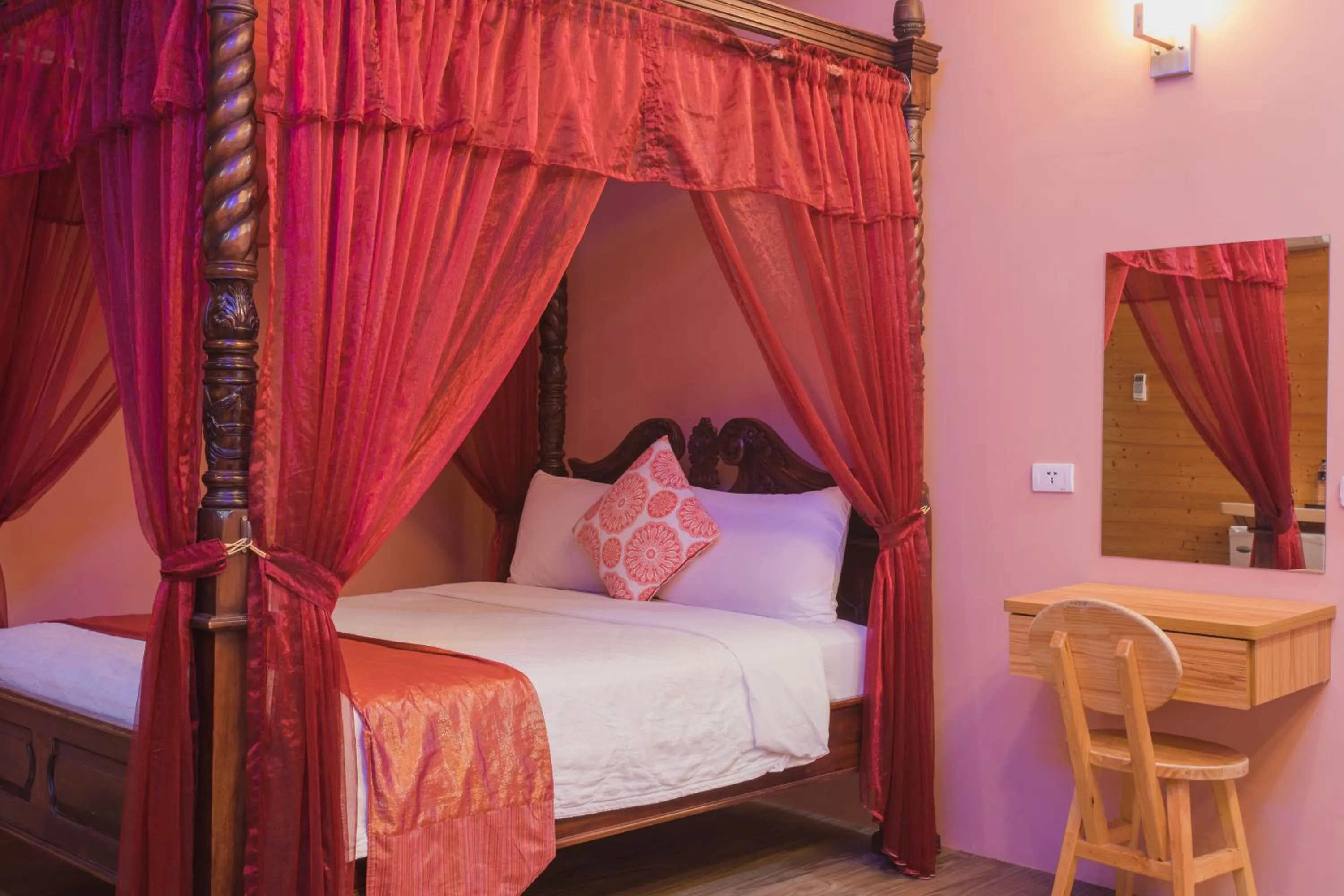 Bed in Hai Yuan Bungalow II